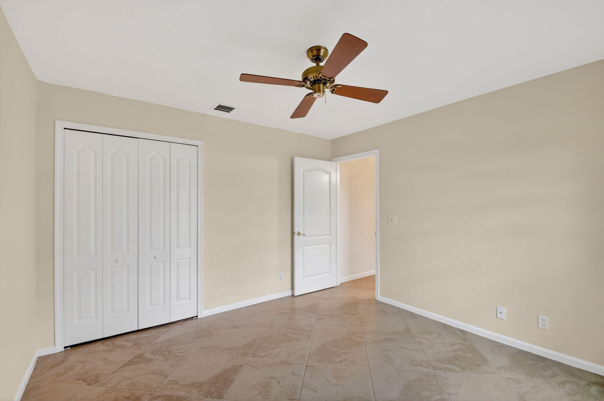 LEGEND LAKE ESTATES - Residential