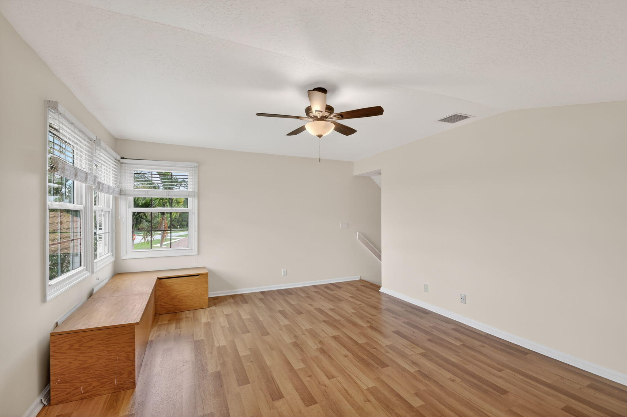 LEGEND LAKE ESTATES - Residential
