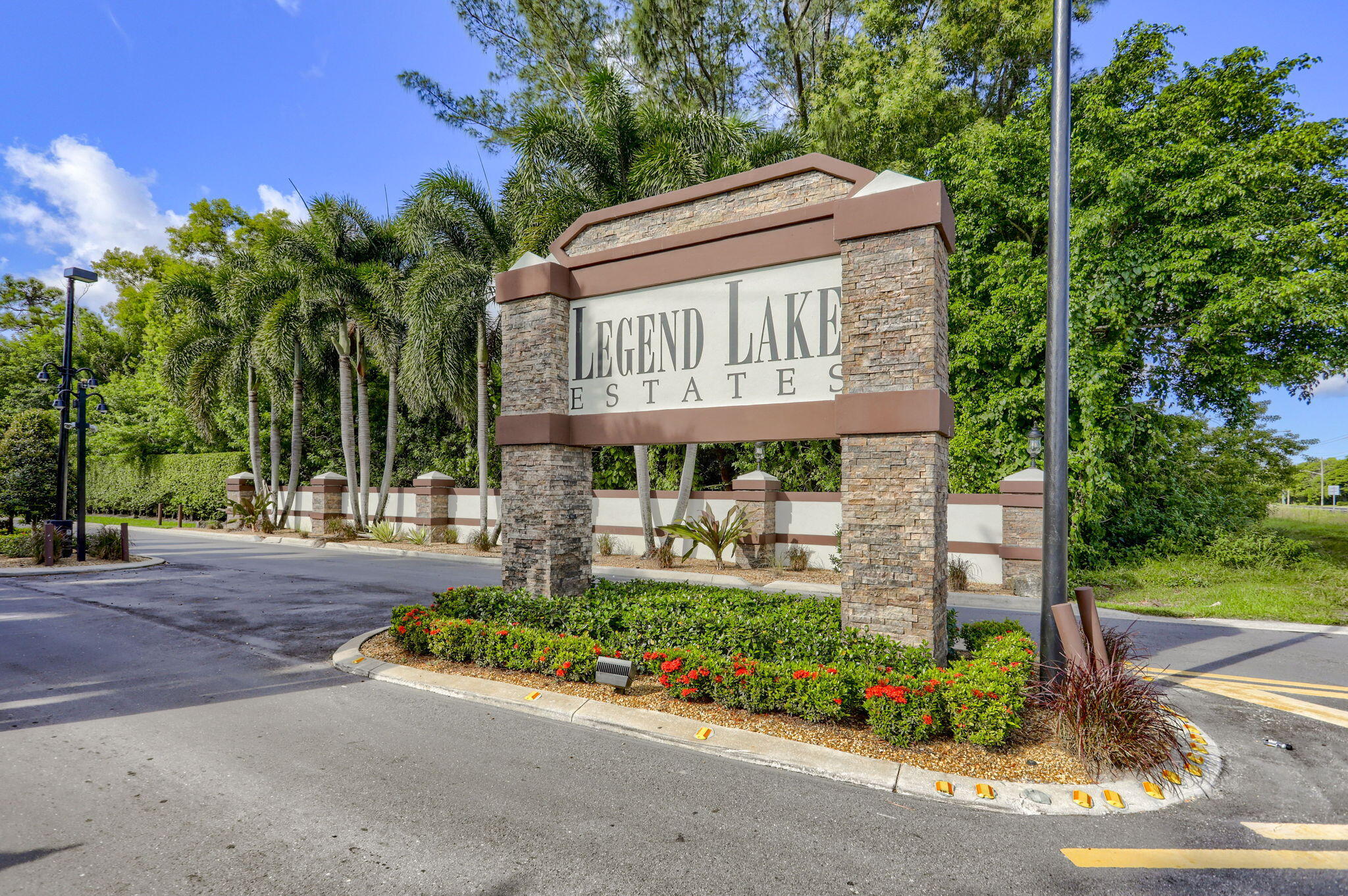 LEGEND LAKE ESTATES - Residential