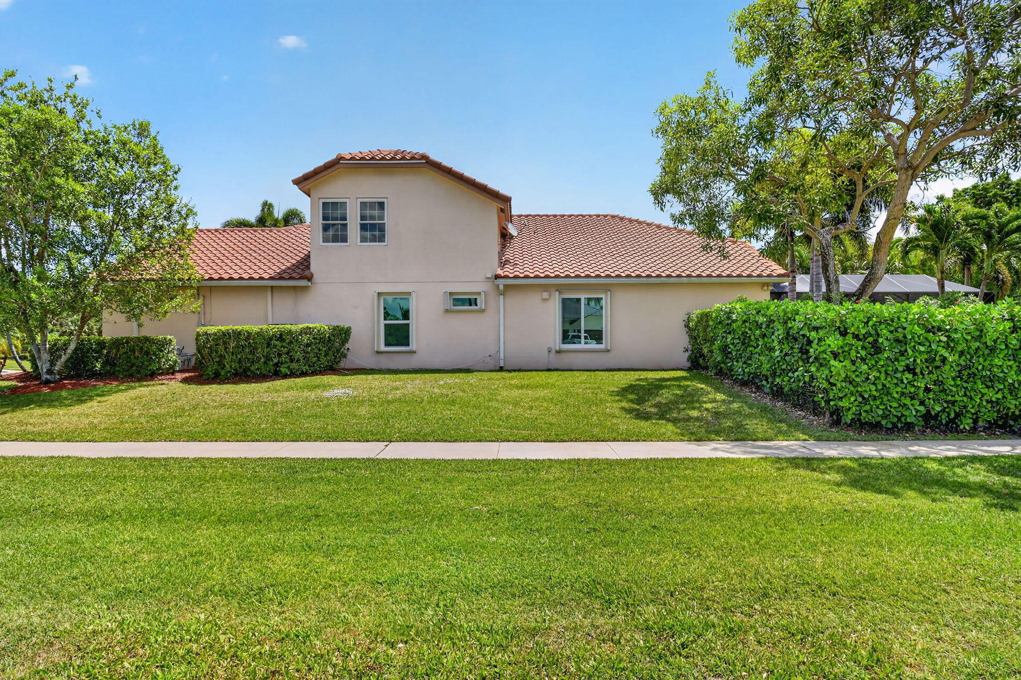 LEGEND LAKE ESTATES - Residential