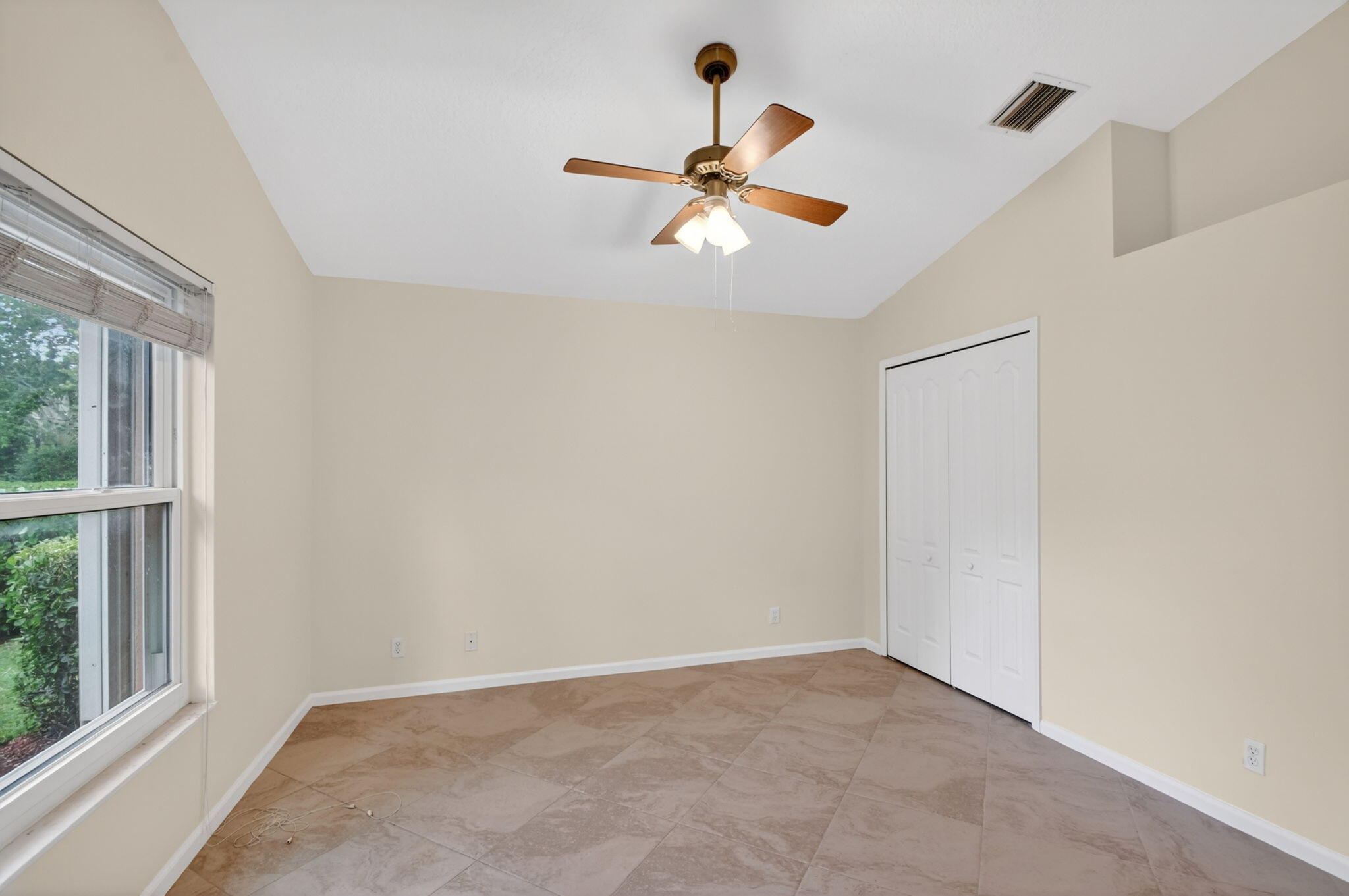 LEGEND LAKE ESTATES - Residential