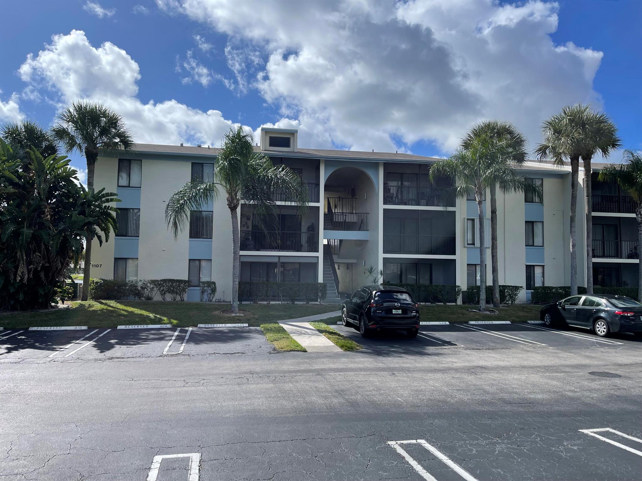 First Floor Condo On The Lake, Screened Covered Patio, Storage Shed Manned Gated Community. 15 Minutes To The Beach, 5 Minutes To All Shopping. Electric, Water, Sewer And Basic Cable Included. Community Name Is Palm Club