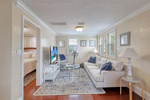 Single Family Residence in Lantana FL 110 Euclid Boulevard Blvd 3.jpg