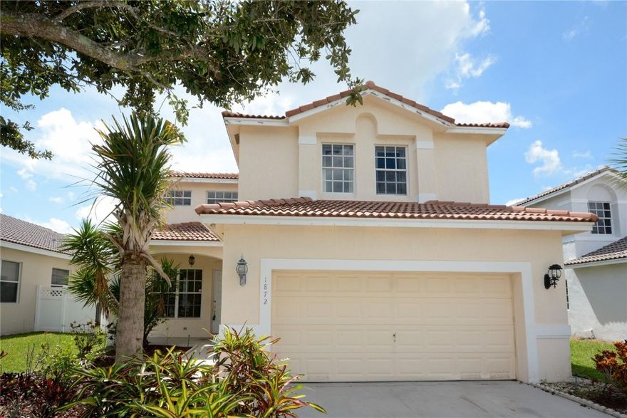 HUGE 4 BEDROOM 3 BATH HOME ON THE WATER IN PRESTIGIOUS GATED PARKSIDE AT SPRING VALLEY*TILE FLOORS THRU OUT MAIN LIVING AREA*LARGE MASTER SUITE WITH TRAY CEILING AND WALK-IN CLOSETS*MASTER BATH HAS ROMAN TUB & SEPARATE SHOWER*ONE BEDROOM WITH FULL BATH DO WNSTAIRS*SPACIOUS KITCHEN WITH TILE COUNTER TOPS & BACKSPLASH*FAMILY ROOM*SEPARATE LAUNDRY ROOM*LARGE YARD WITH PEACEFUL VIEW OF THE WATER*SHOW GREAT !!!!