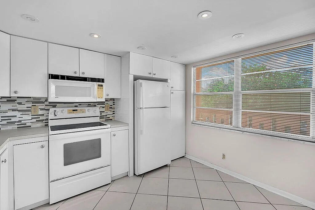 2302 Lucaya Lane #D2