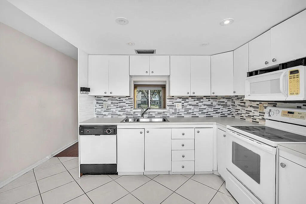 2302 Lucaya Lane #D2