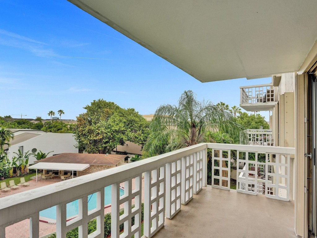 Coral Lake Tower - Residential