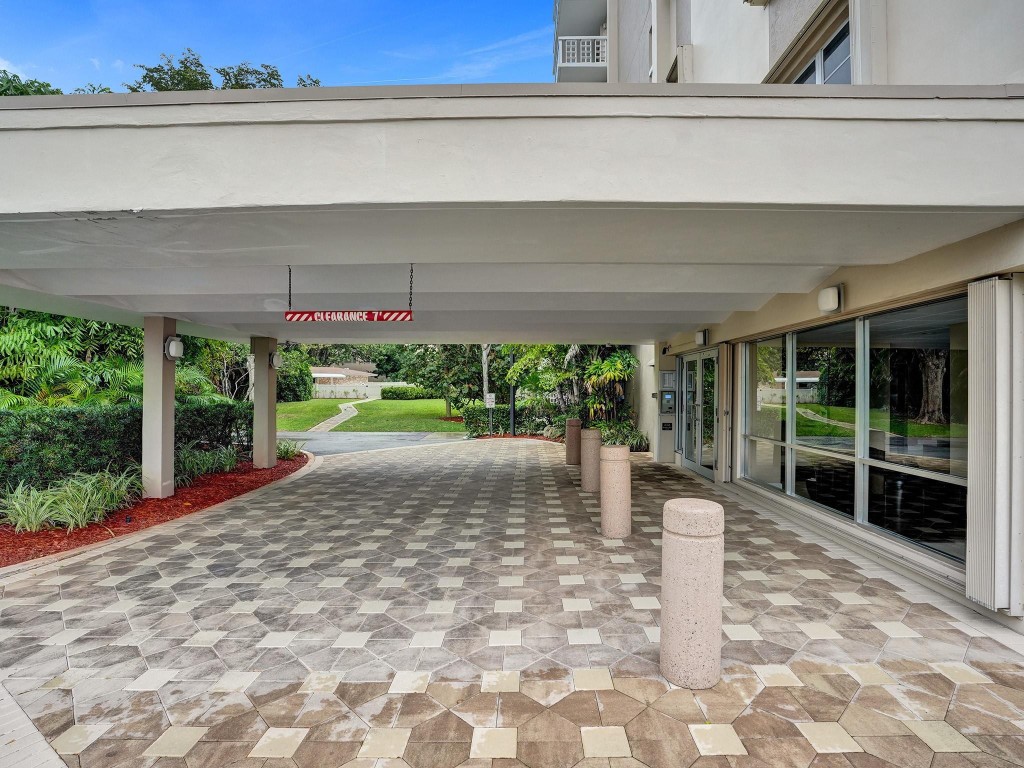 Coral Lake Tower - Residential