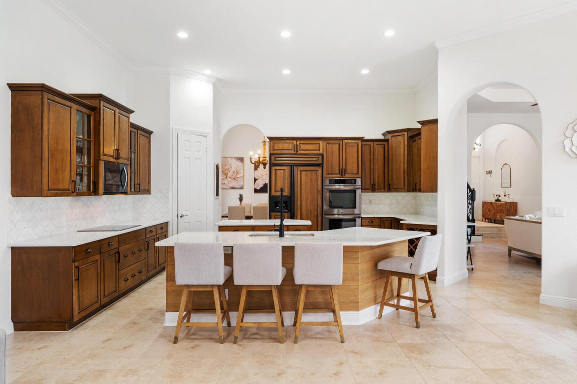 8605 Club Estates Way