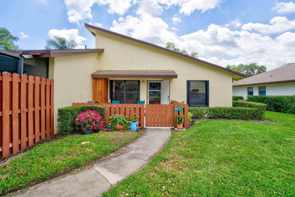 Photo of 8171 SE Villa Way, Hobe Sound, FL 33455 (MLS # R10976173)