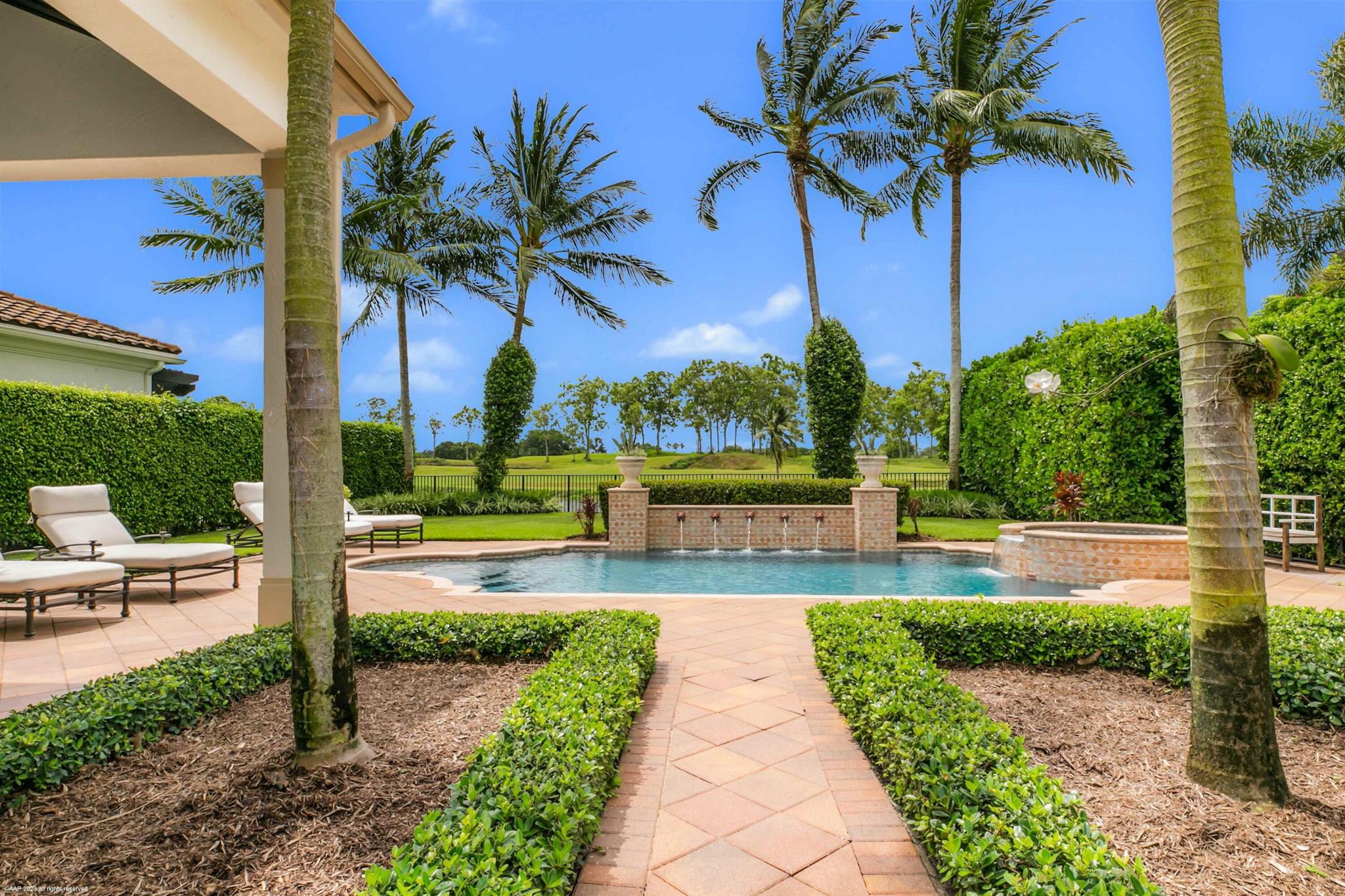 HUNTERS CHASE OF PALM BEA - Residential