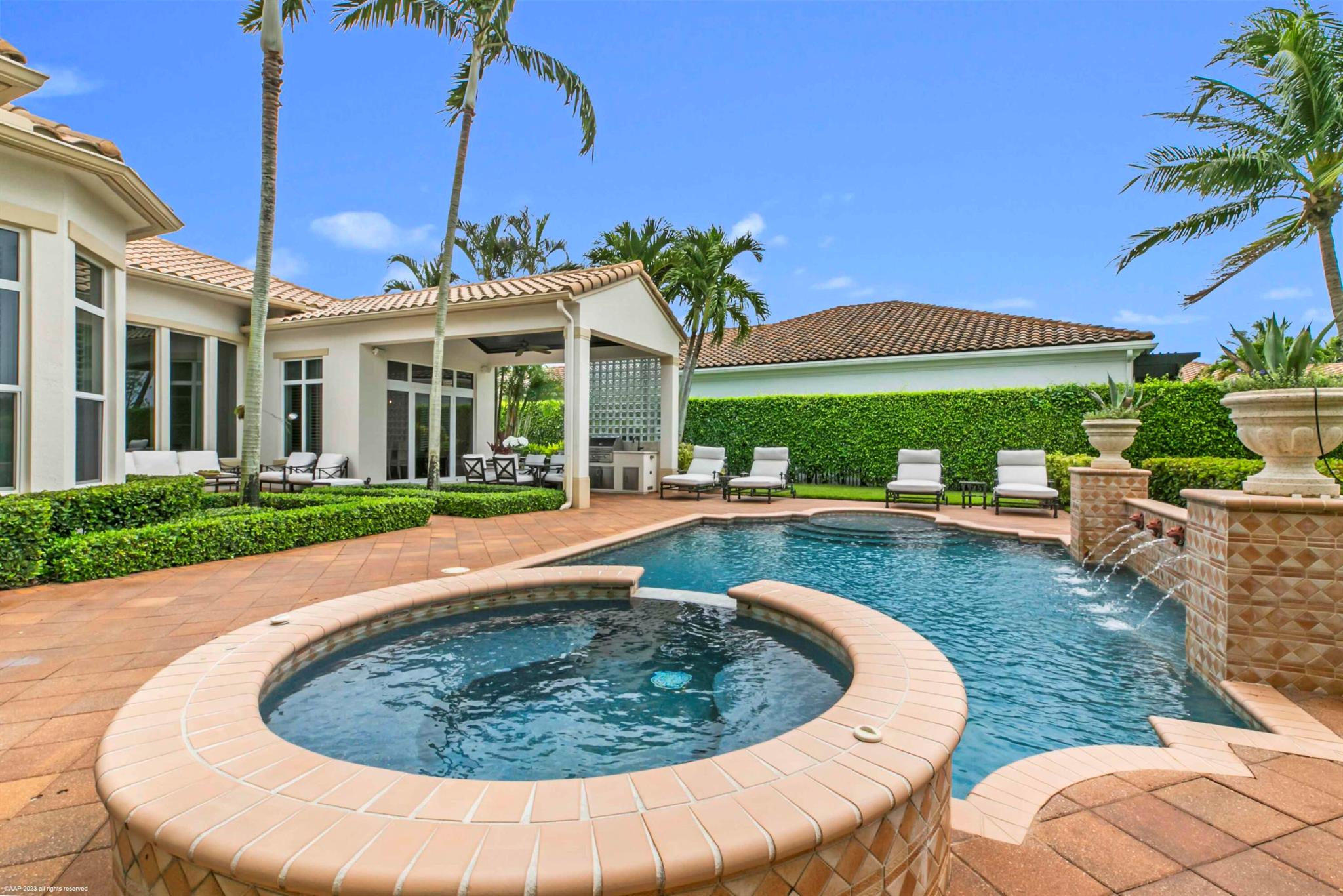 HUNTERS CHASE OF PALM BEA - Residential