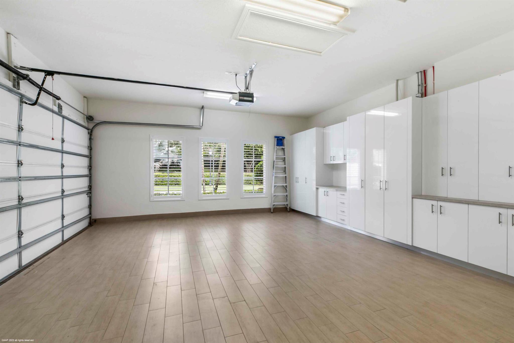 HUNTERS CHASE OF PALM BEA - Residential