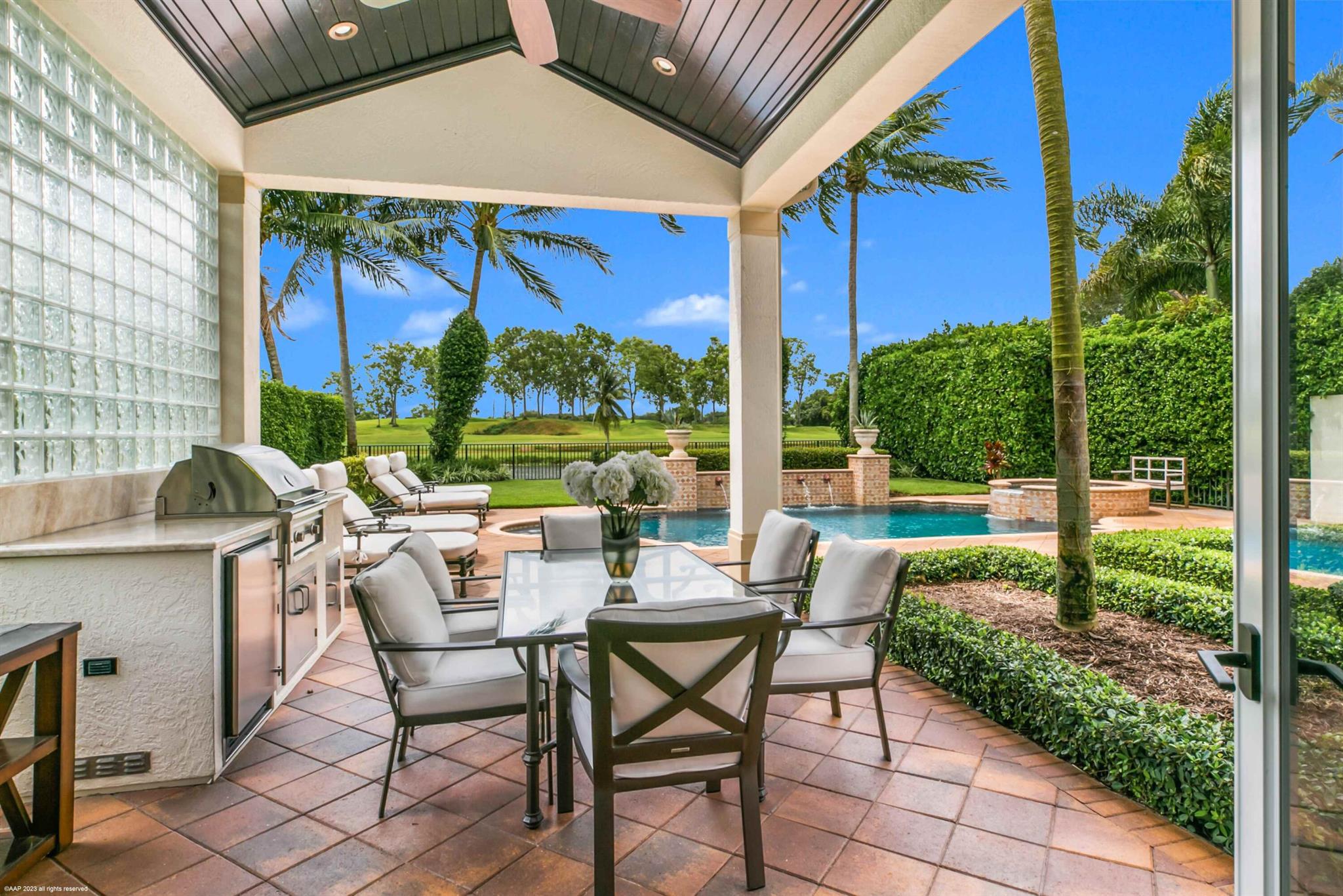 HUNTERS CHASE OF PALM BEA - Residential