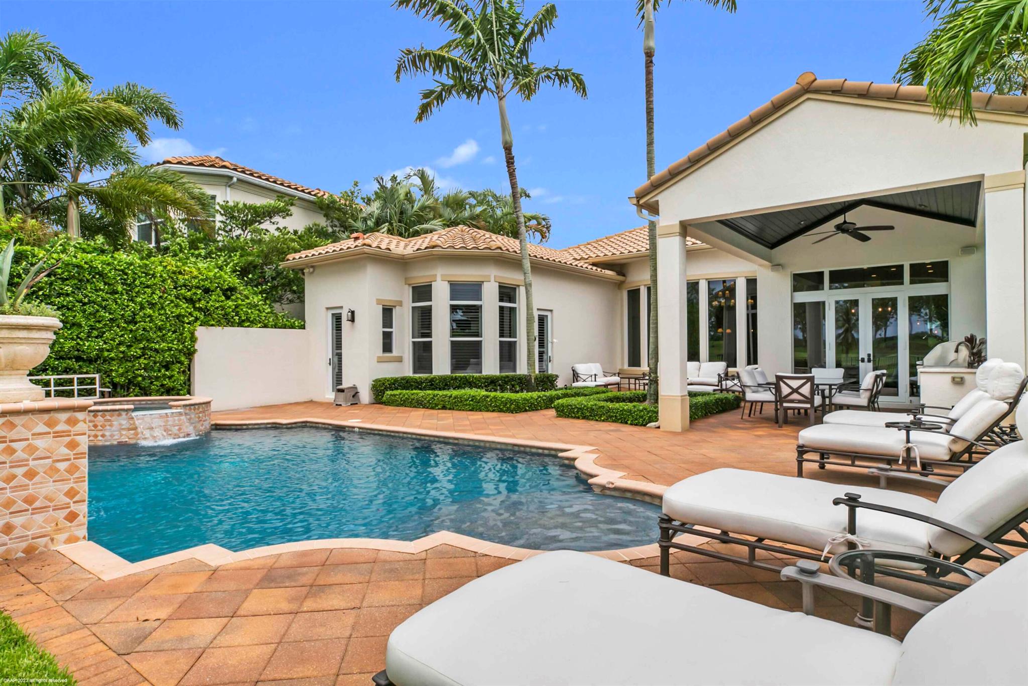 HUNTERS CHASE OF PALM BEA - Residential