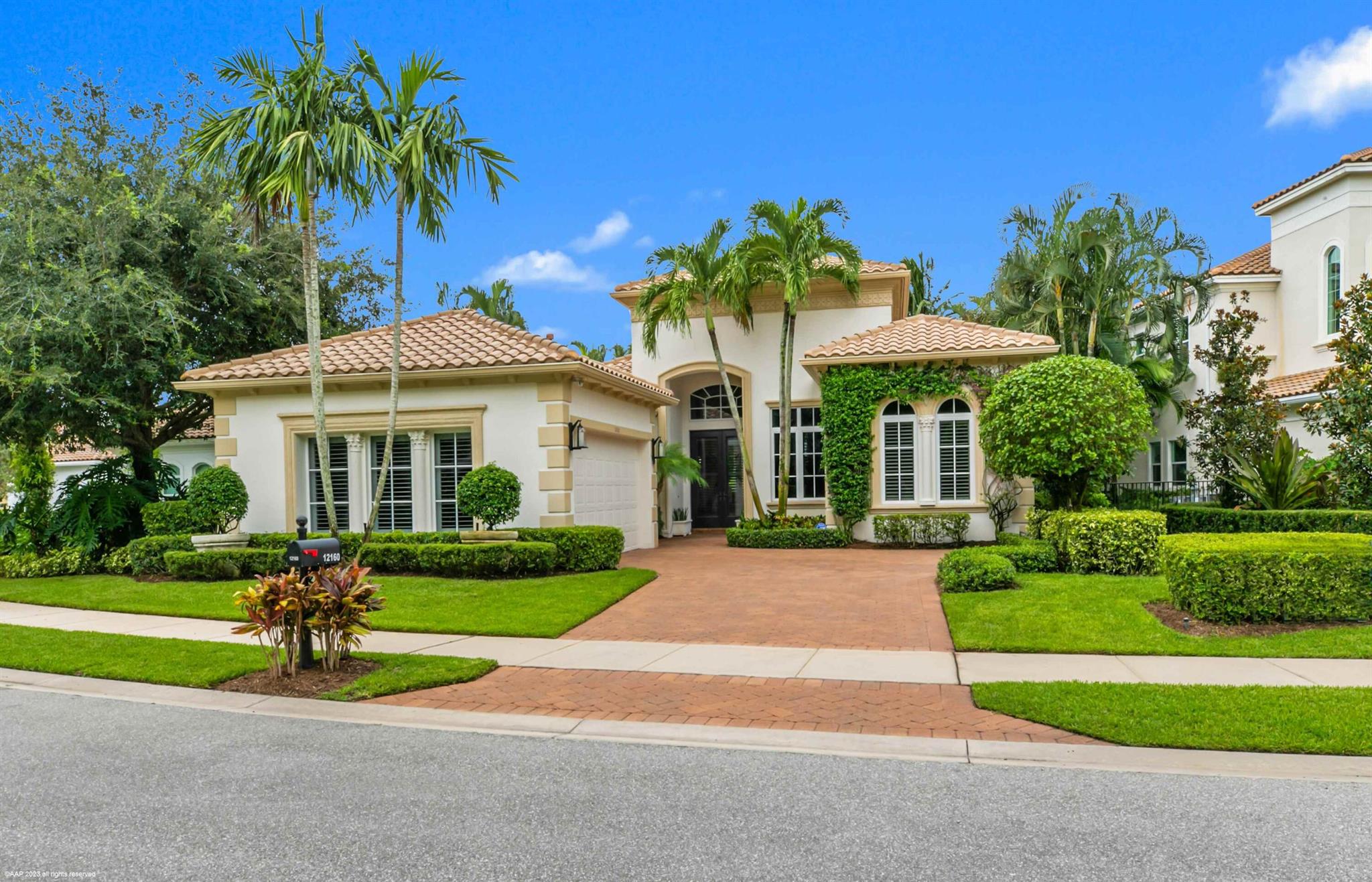 HUNTERS CHASE OF PALM BEA - Residential