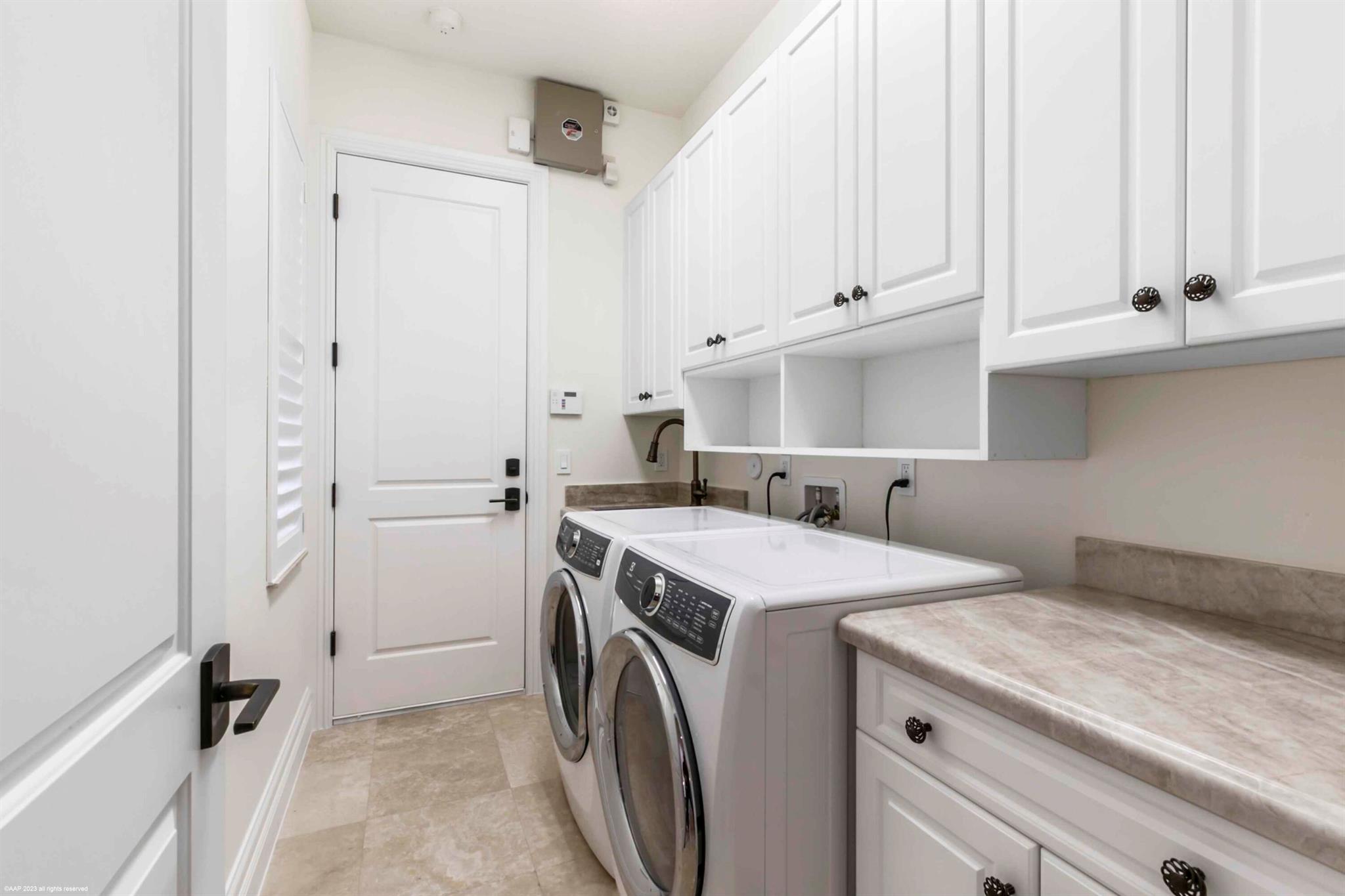 HUNTERS CHASE OF PALM BEA - Residential