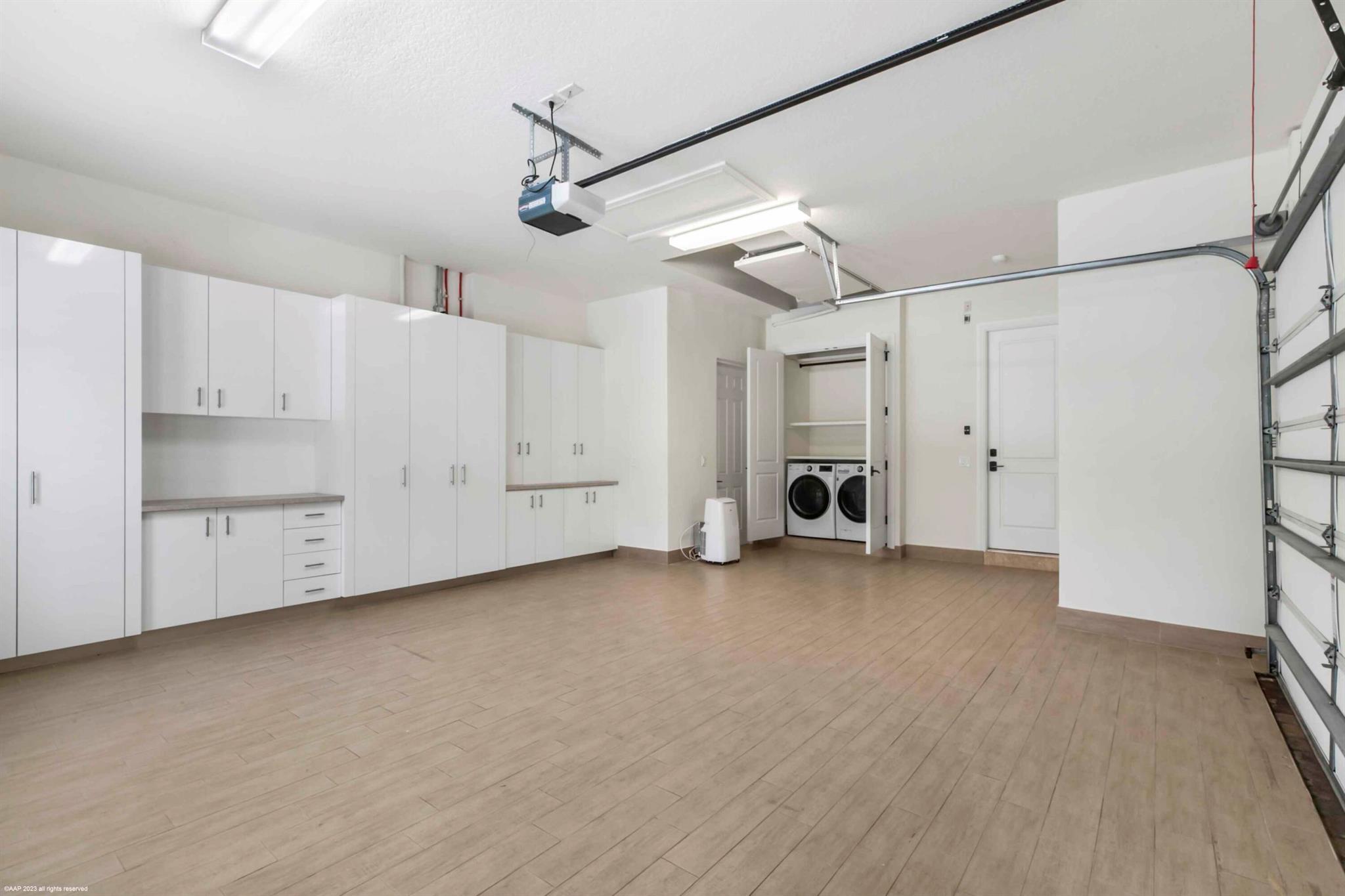 HUNTERS CHASE OF PALM BEA - Residential