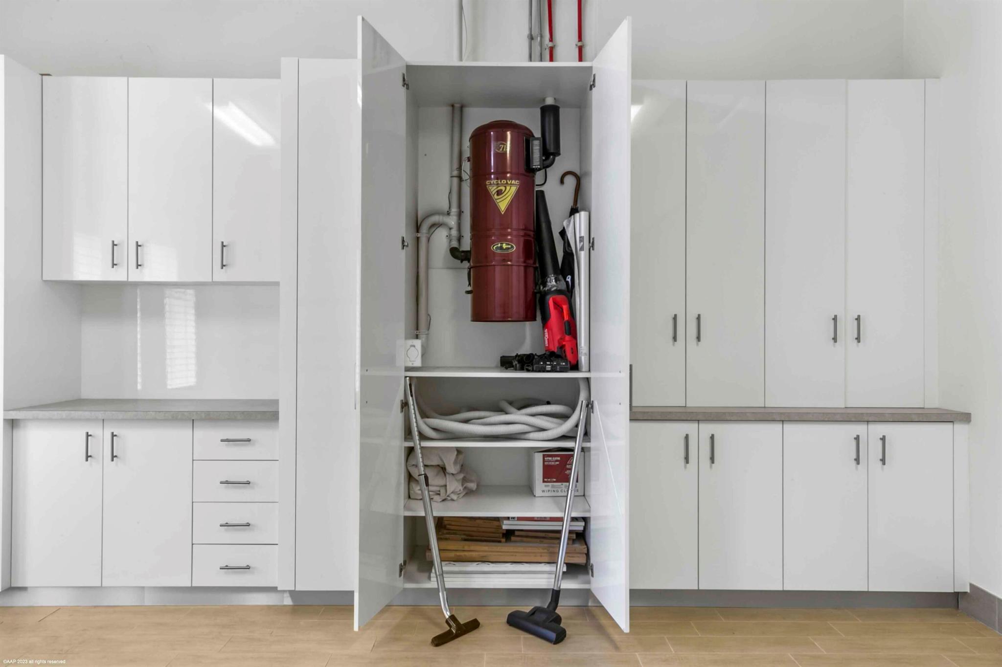 HUNTERS CHASE OF PALM BEA - Residential