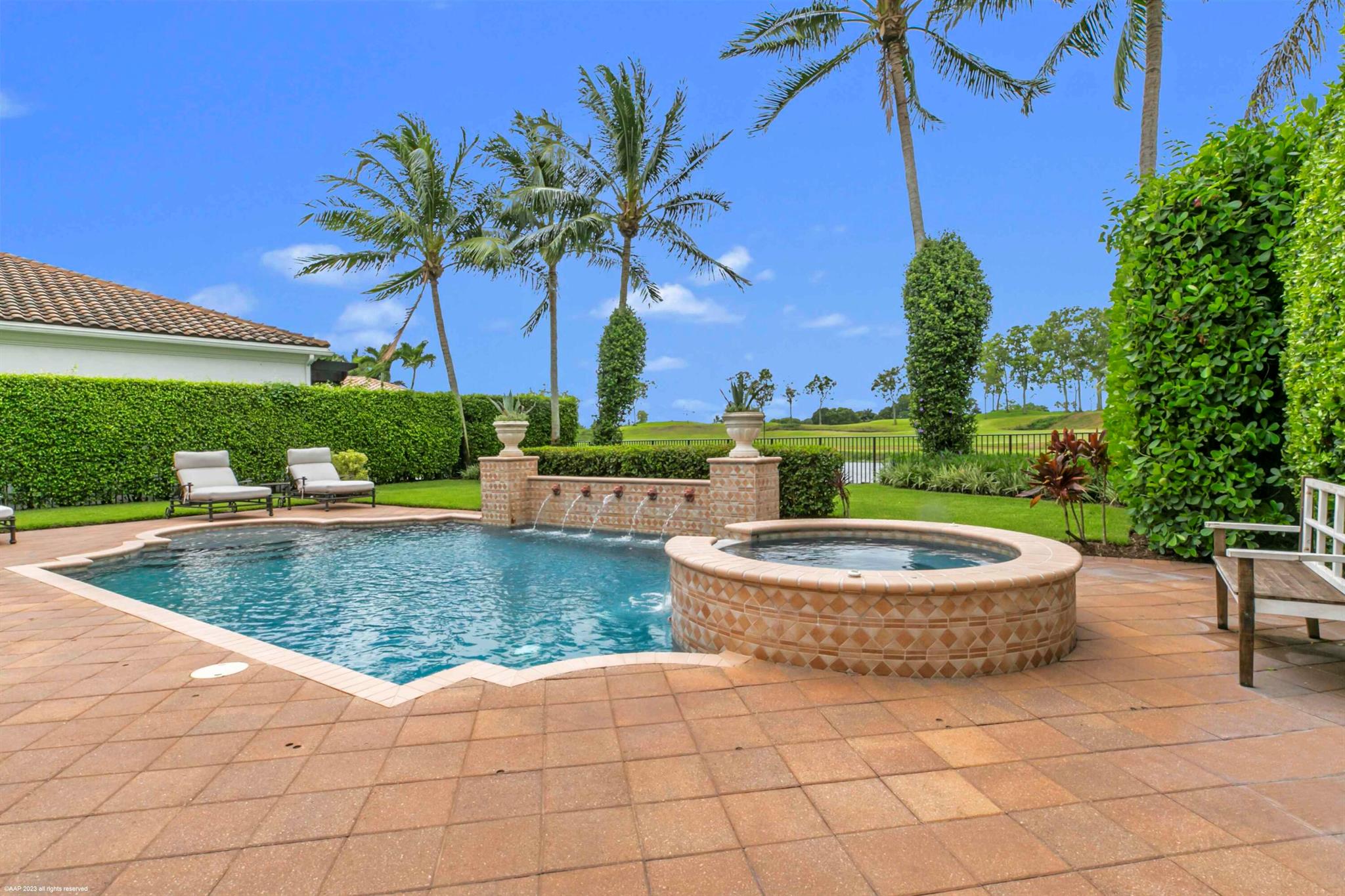 HUNTERS CHASE OF PALM BEA - Residential