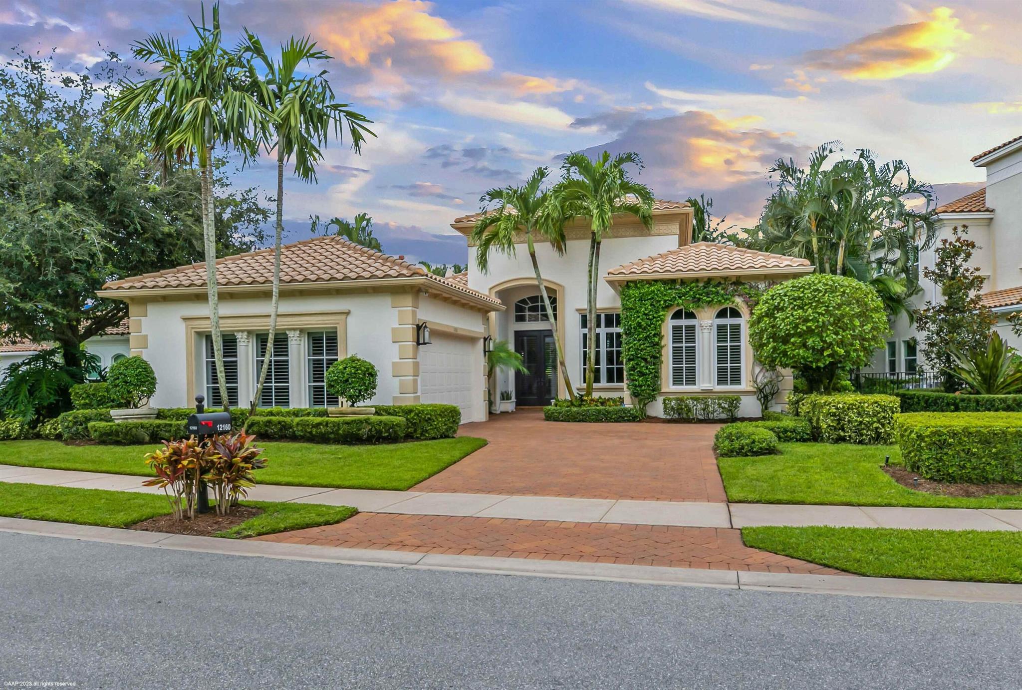 HUNTERS CHASE OF PALM BEA - Residential