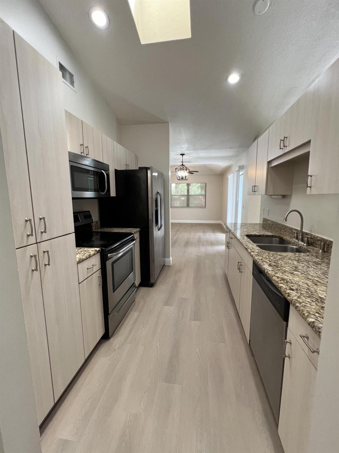 CARMEL - Residential Lease