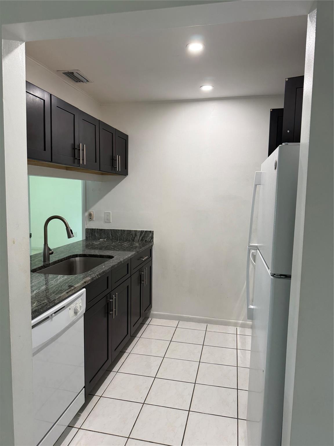Shaker Woods Village - Residential Lease
