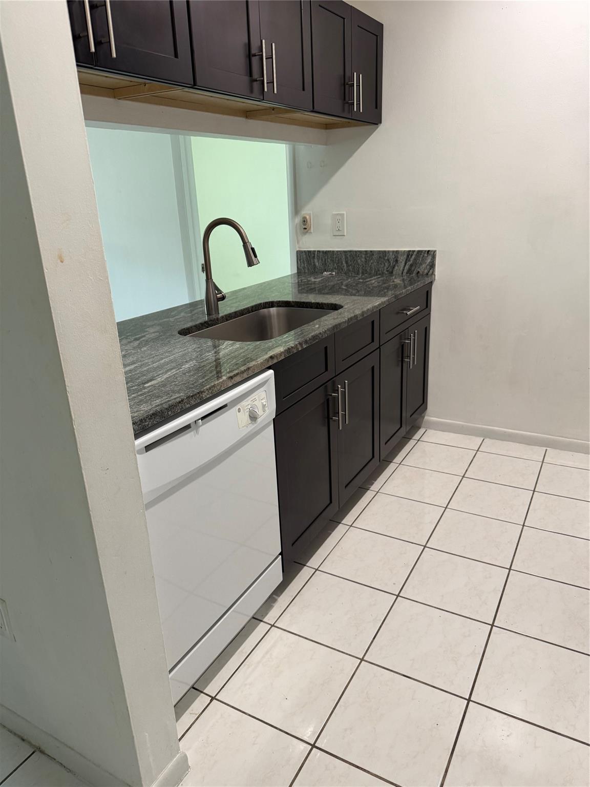 Shaker Woods Village - Residential Lease