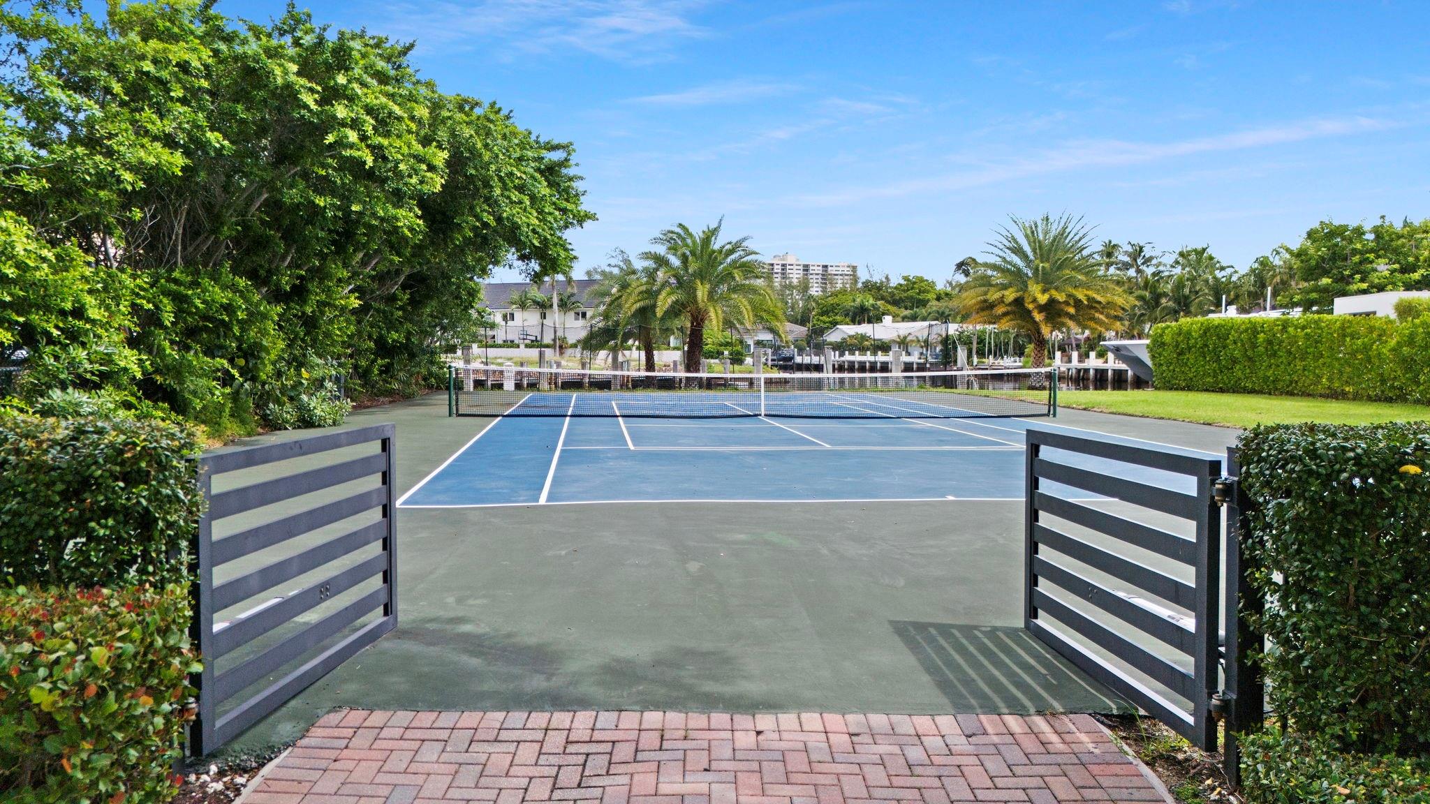 BAY COLONY SECTION OF THE - Land