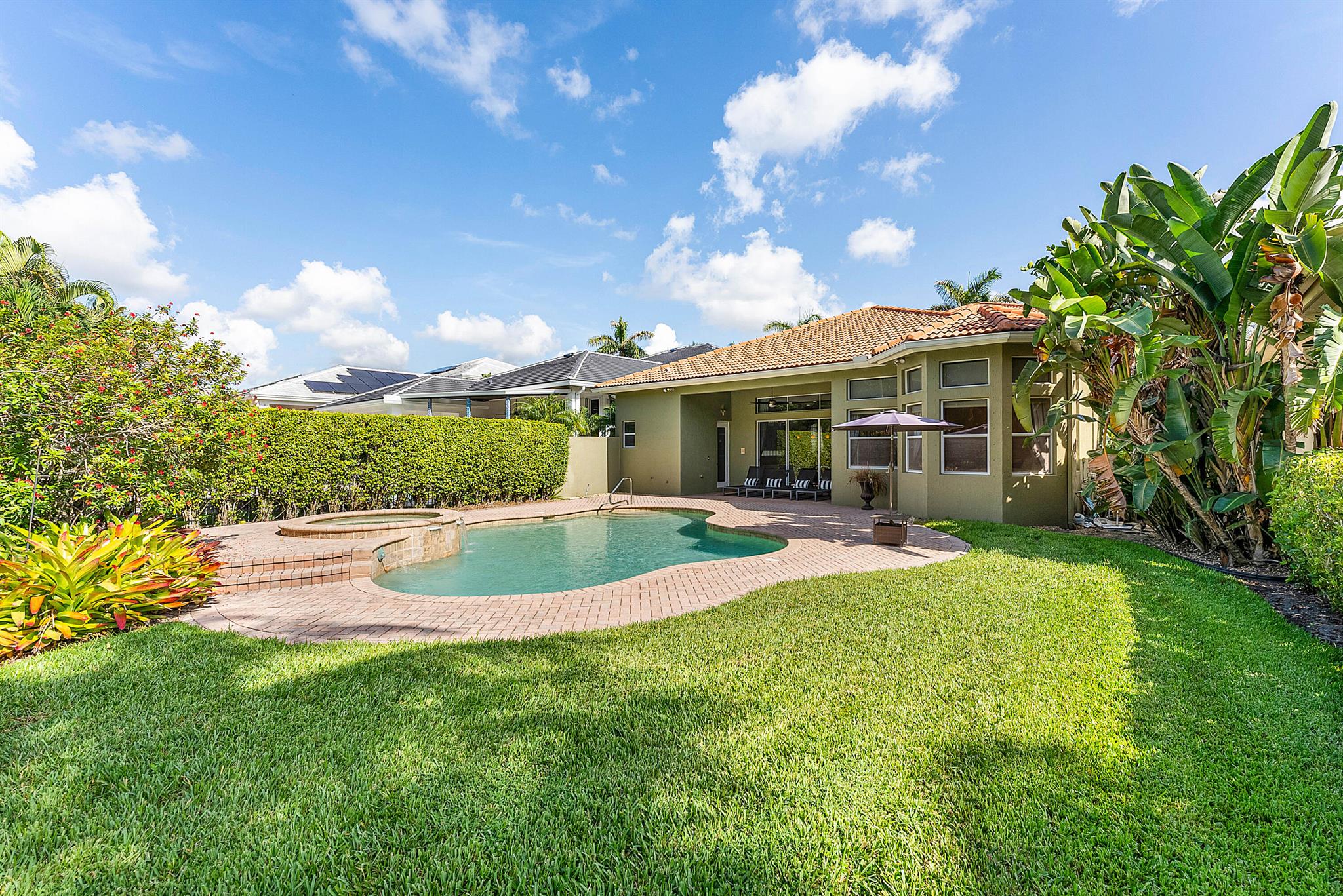 8048 Valhalla Drive