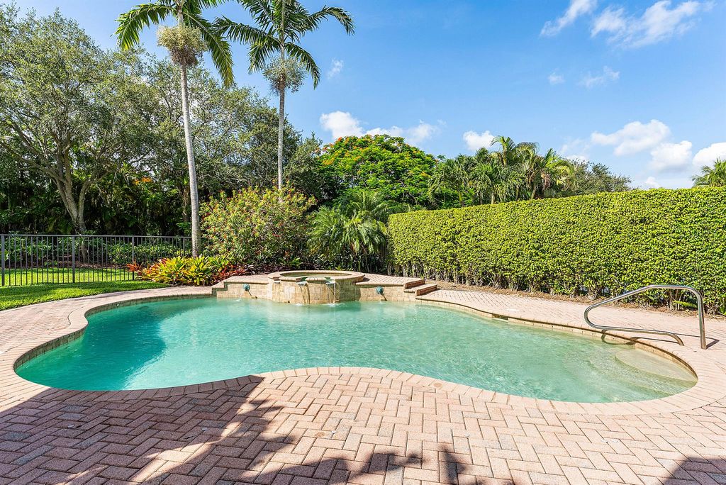 Photo of 8048 Valhalla Drive, Delray Beach, FL 33446 (MLS # R11116313)