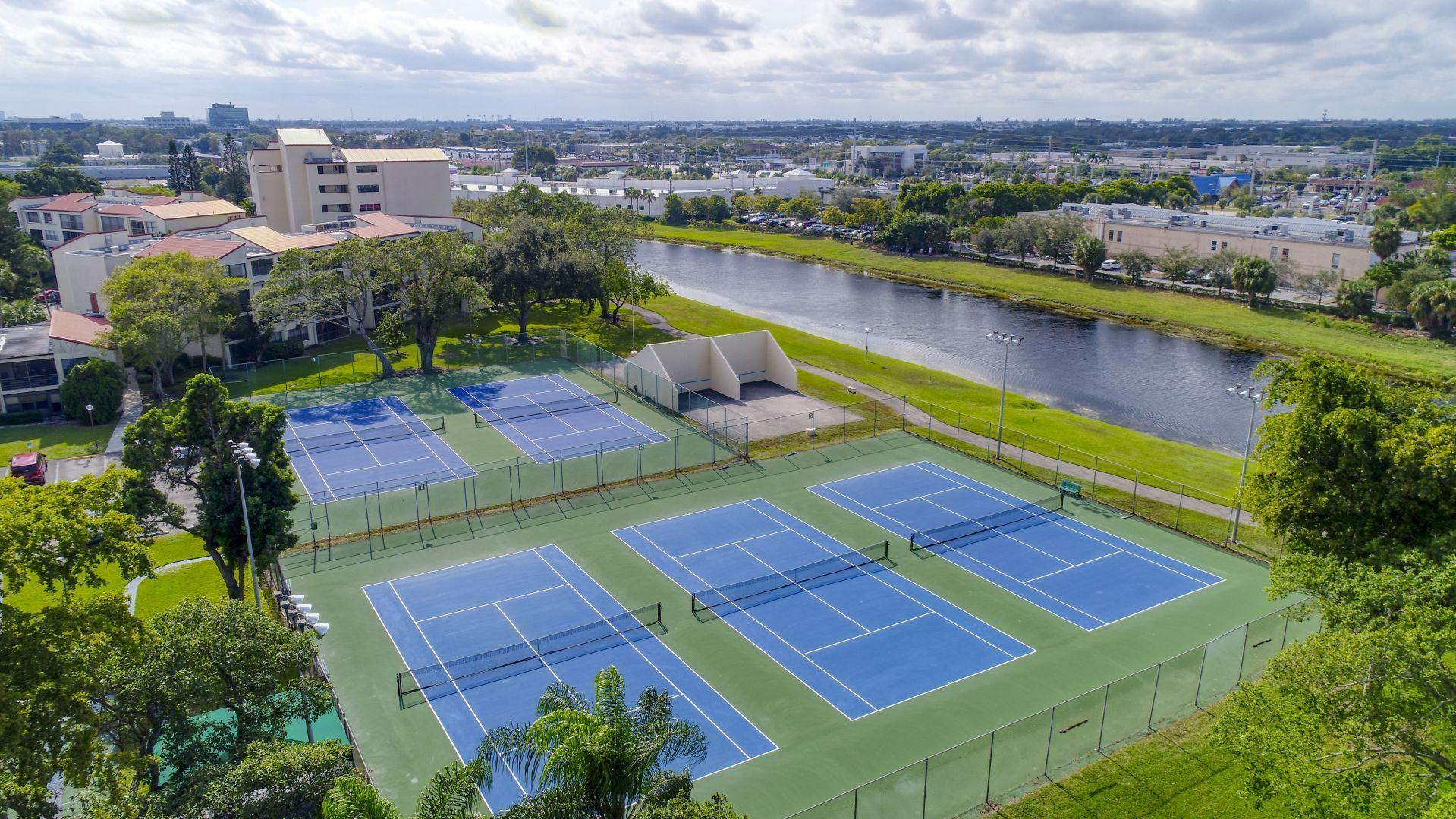 CYPRESS BEND 7 CONDO - Residential