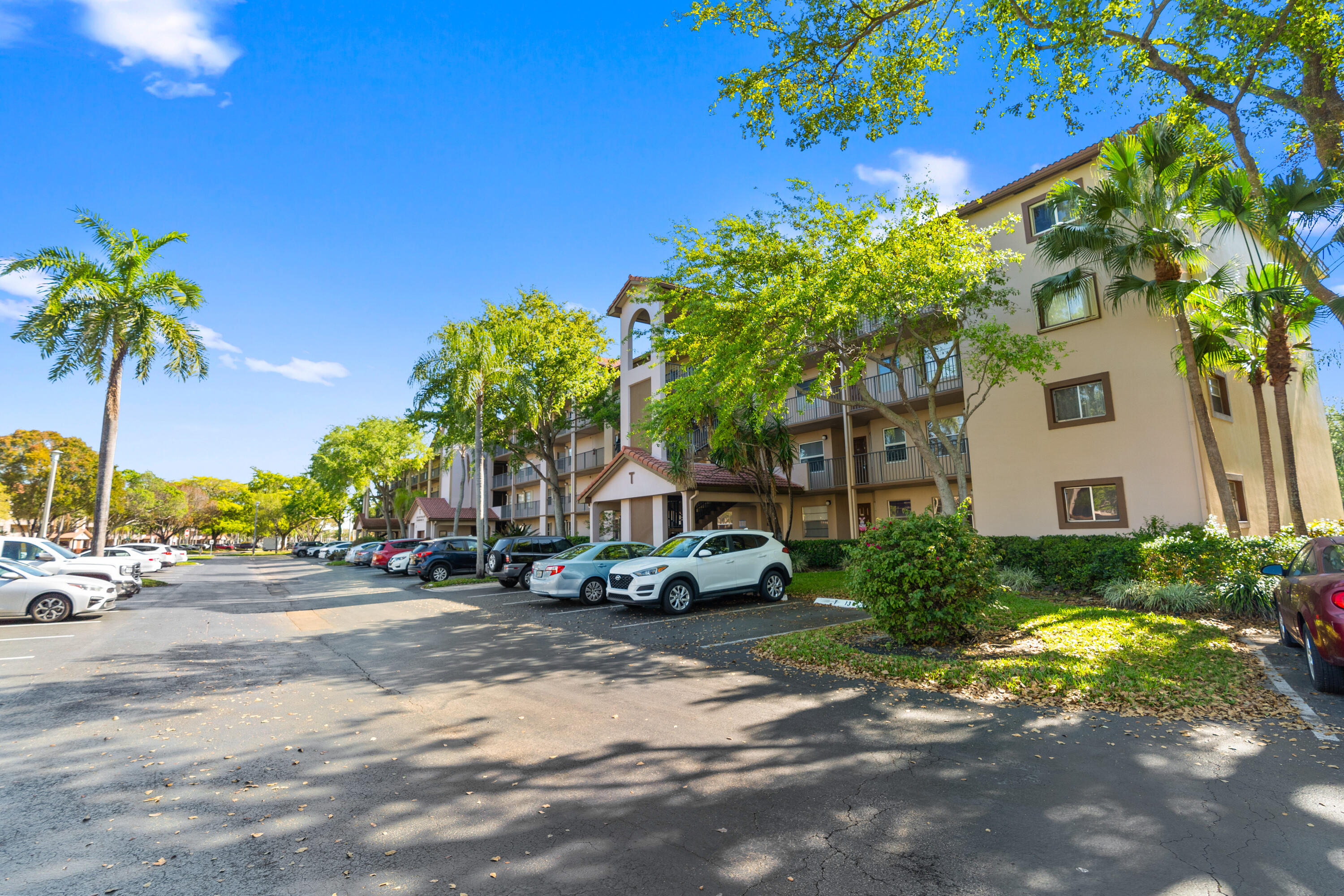 CAMBRIDGE T AT CENTURY VILLAGE - Residential