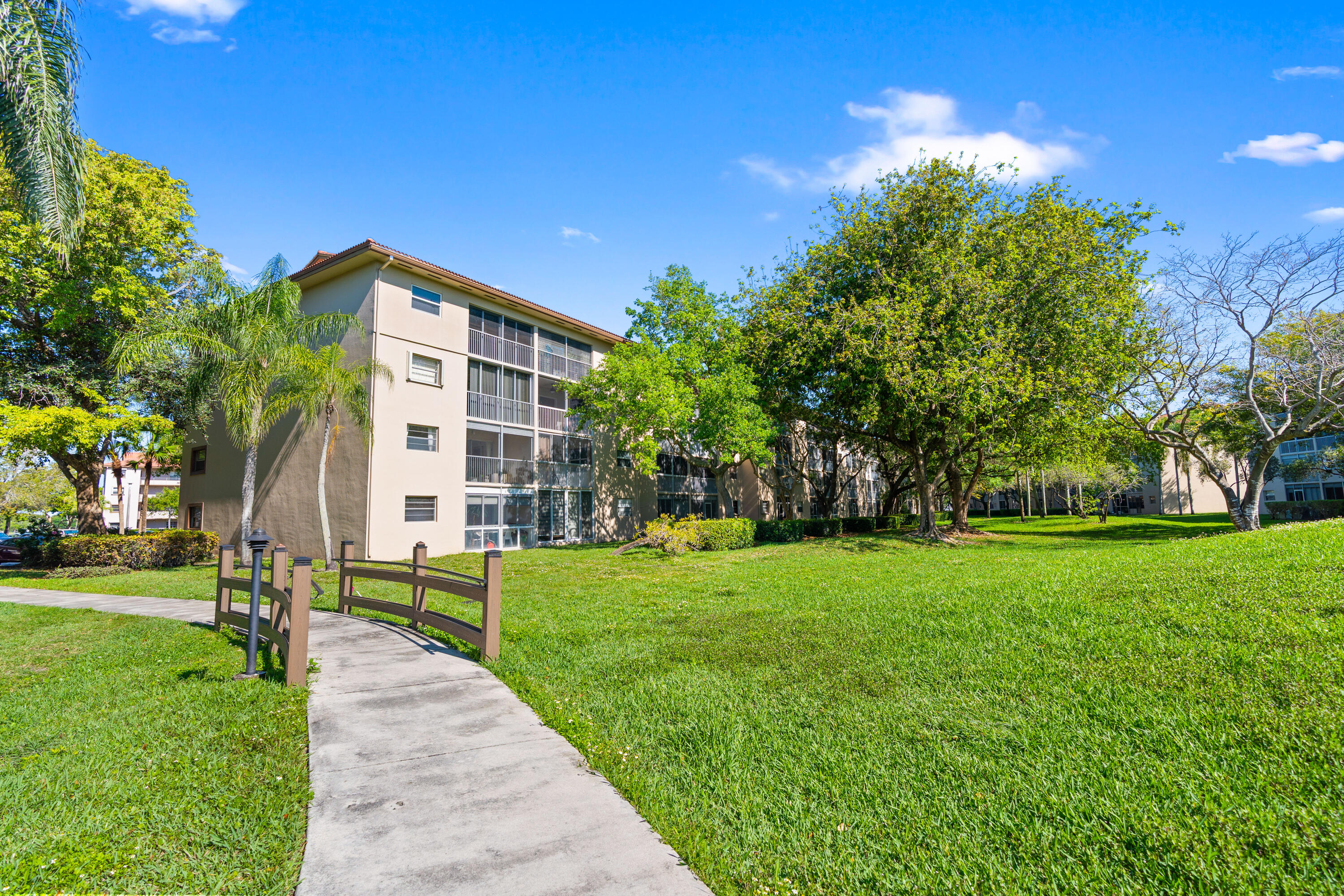 CAMBRIDGE T AT CENTURY VILLAGE - Residential