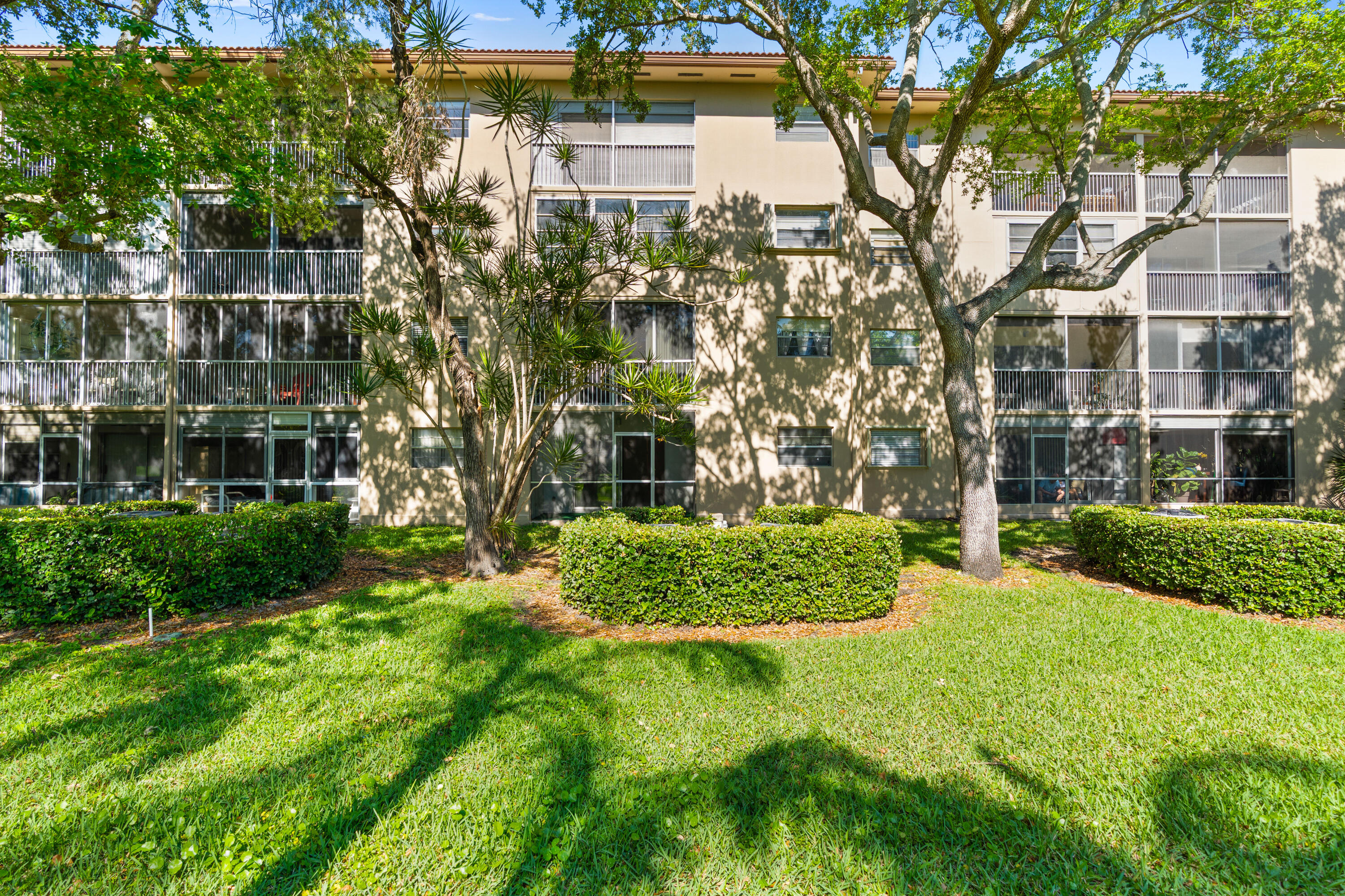 CAMBRIDGE T AT CENTURY VILLAGE - Residential