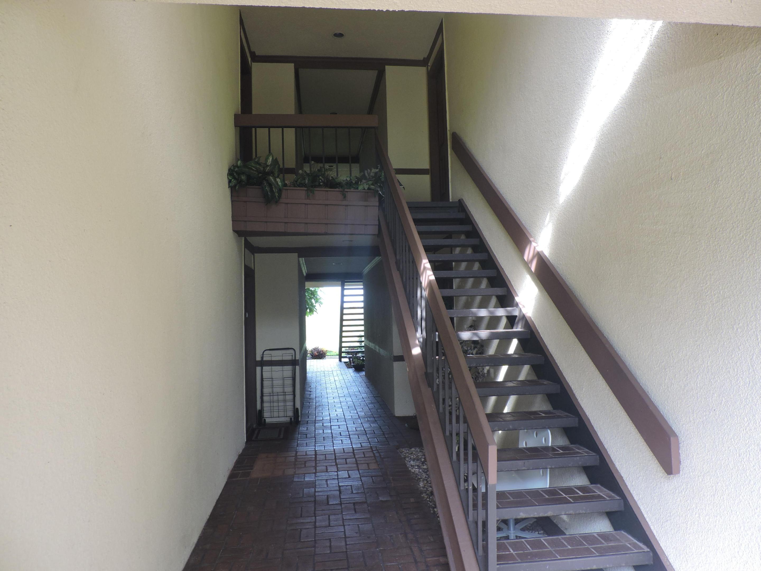 DUNBAR WOODS - Residential Lease