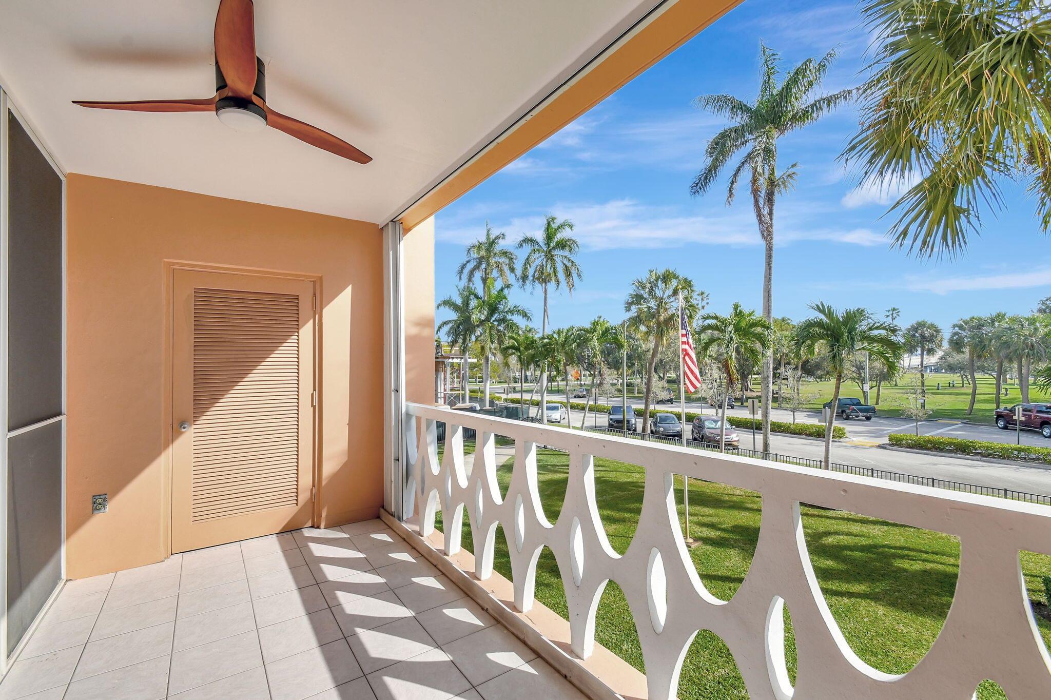 15 S Golfview Road 204