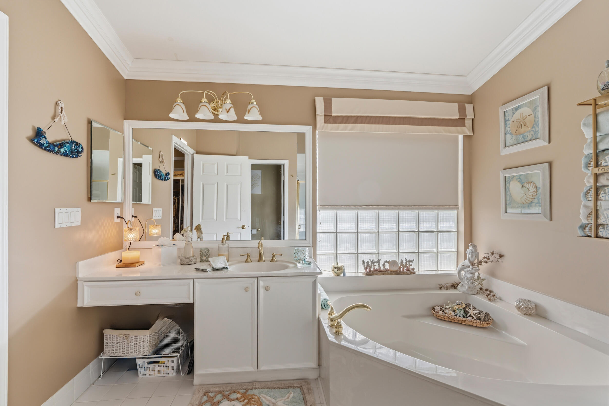 MAJESTIC ISLES 1 - Residential