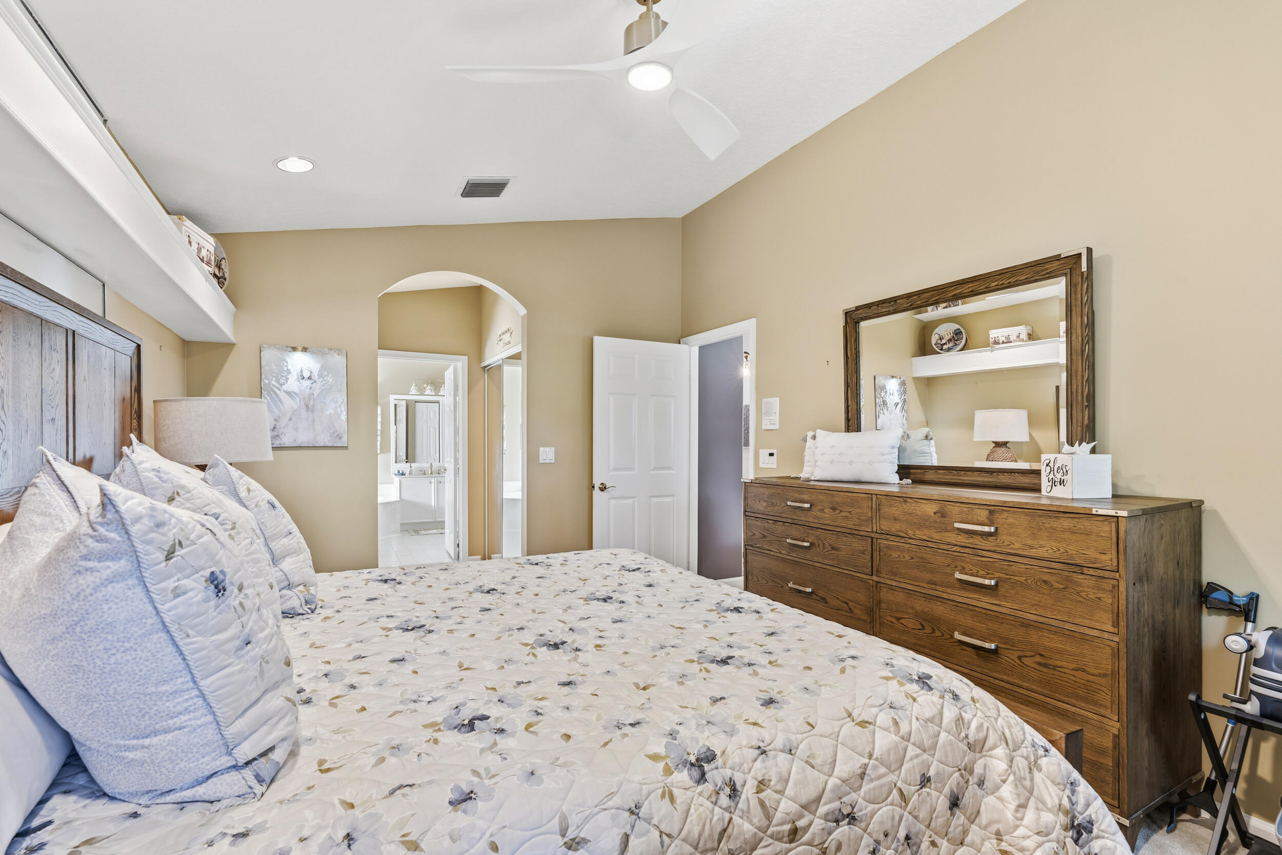 MAJESTIC ISLES 1 - Residential