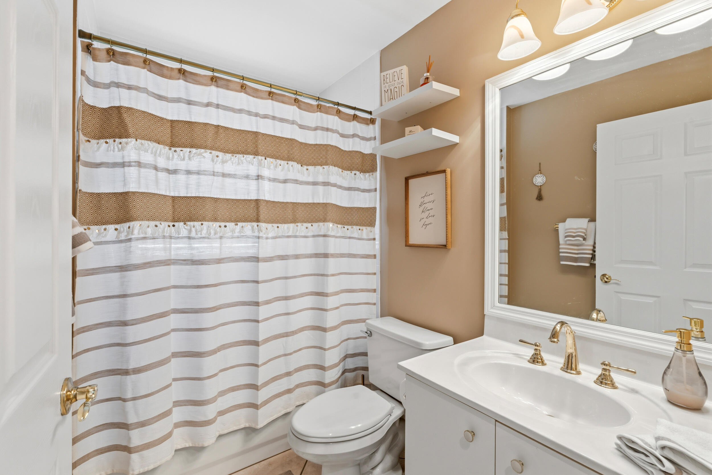 MAJESTIC ISLES 1 - Residential