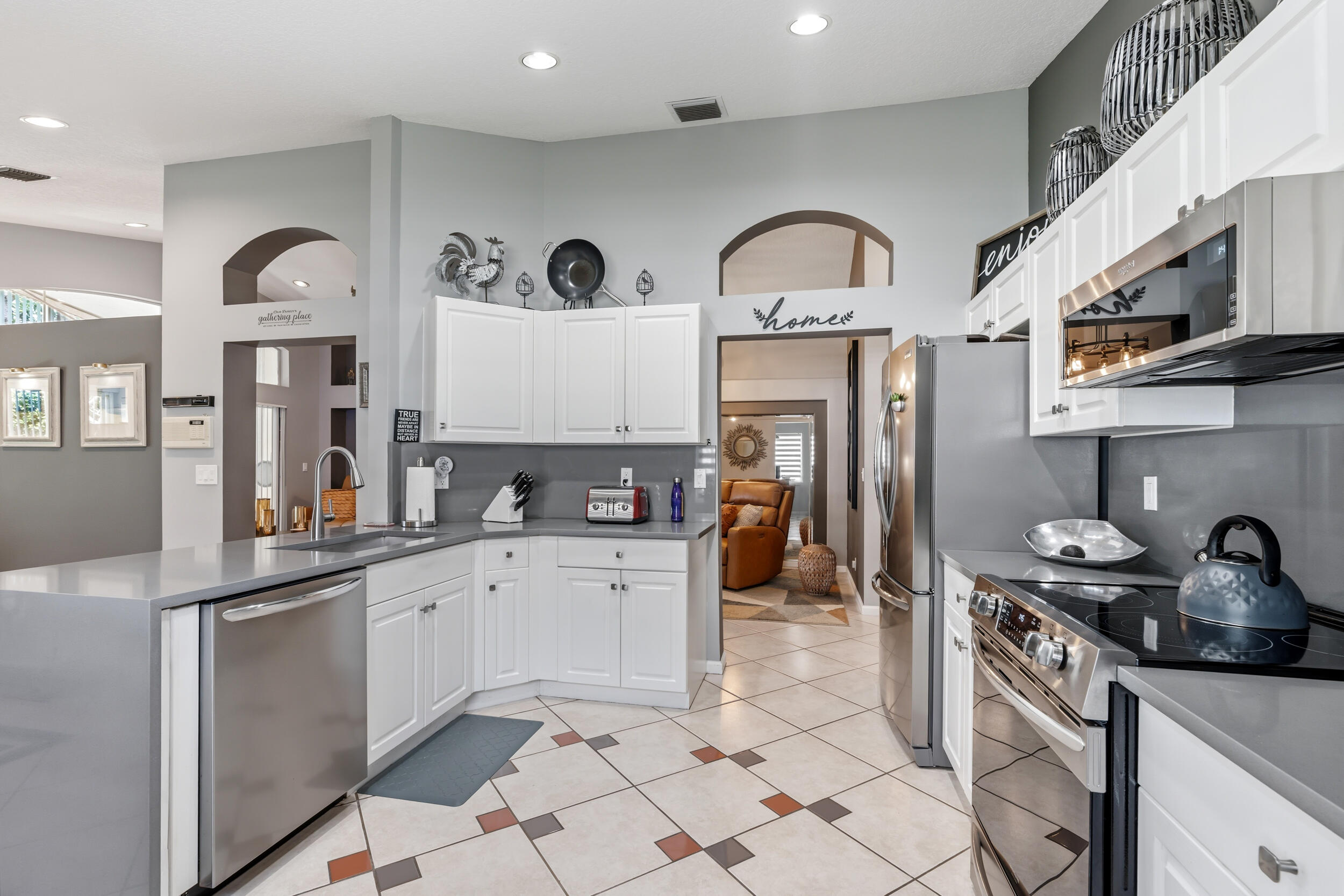 10864 Royal Caribbean Circle