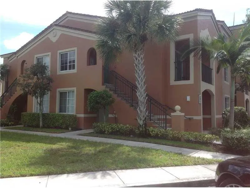 8010 N Nob Hill Rd Unit 102  