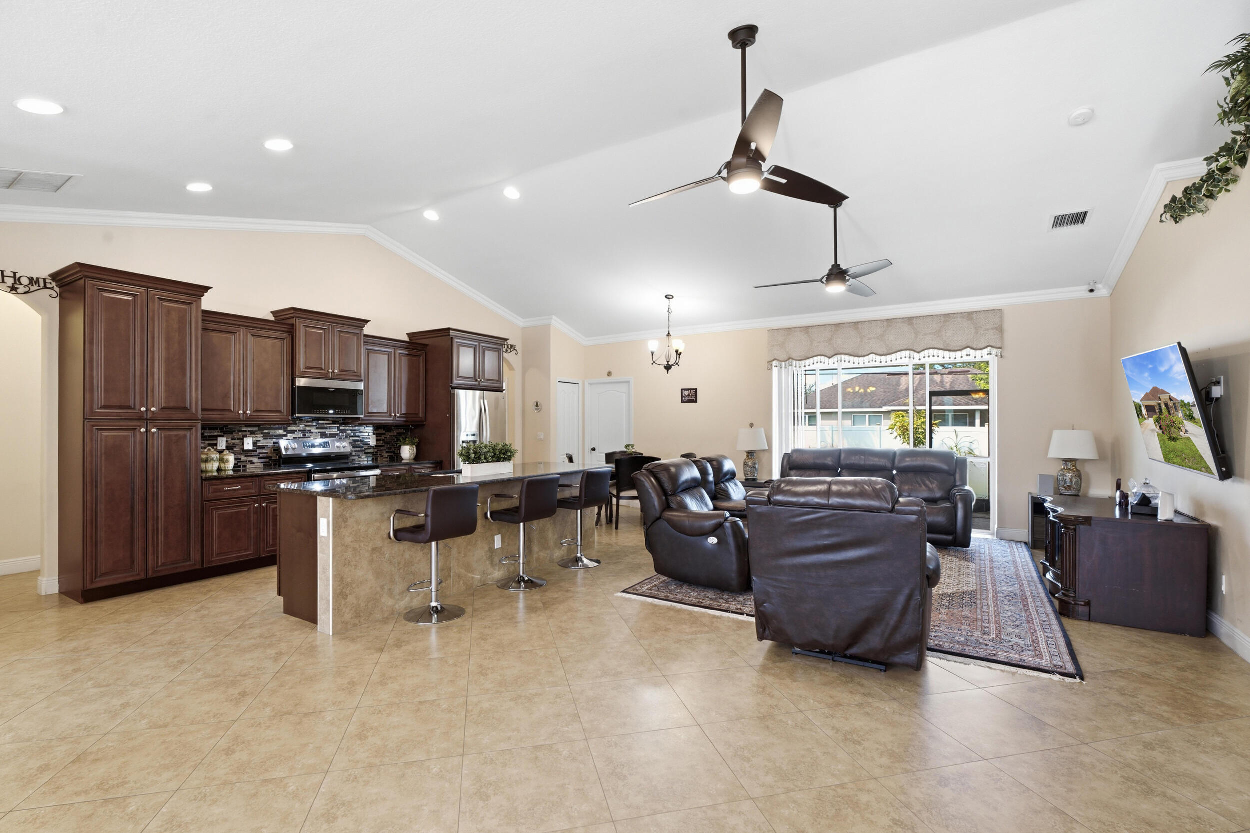 2272 SW Cameo Boulevard