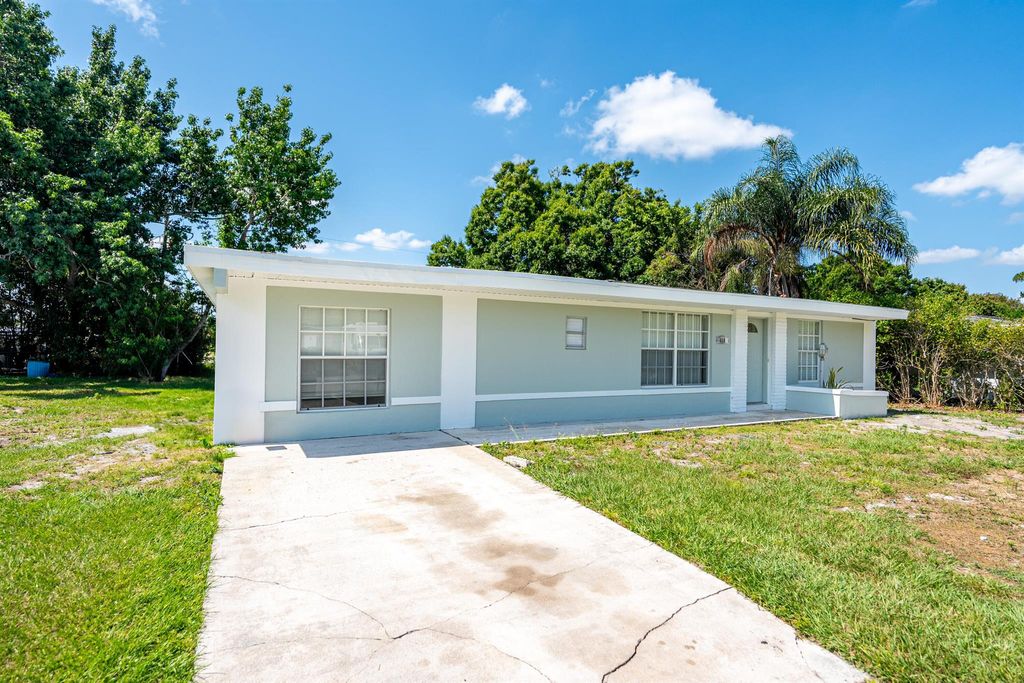 Photo of 618 Coconut Avenue N, Port Saint Lucie, FL 34952 (MLS # R11089481)