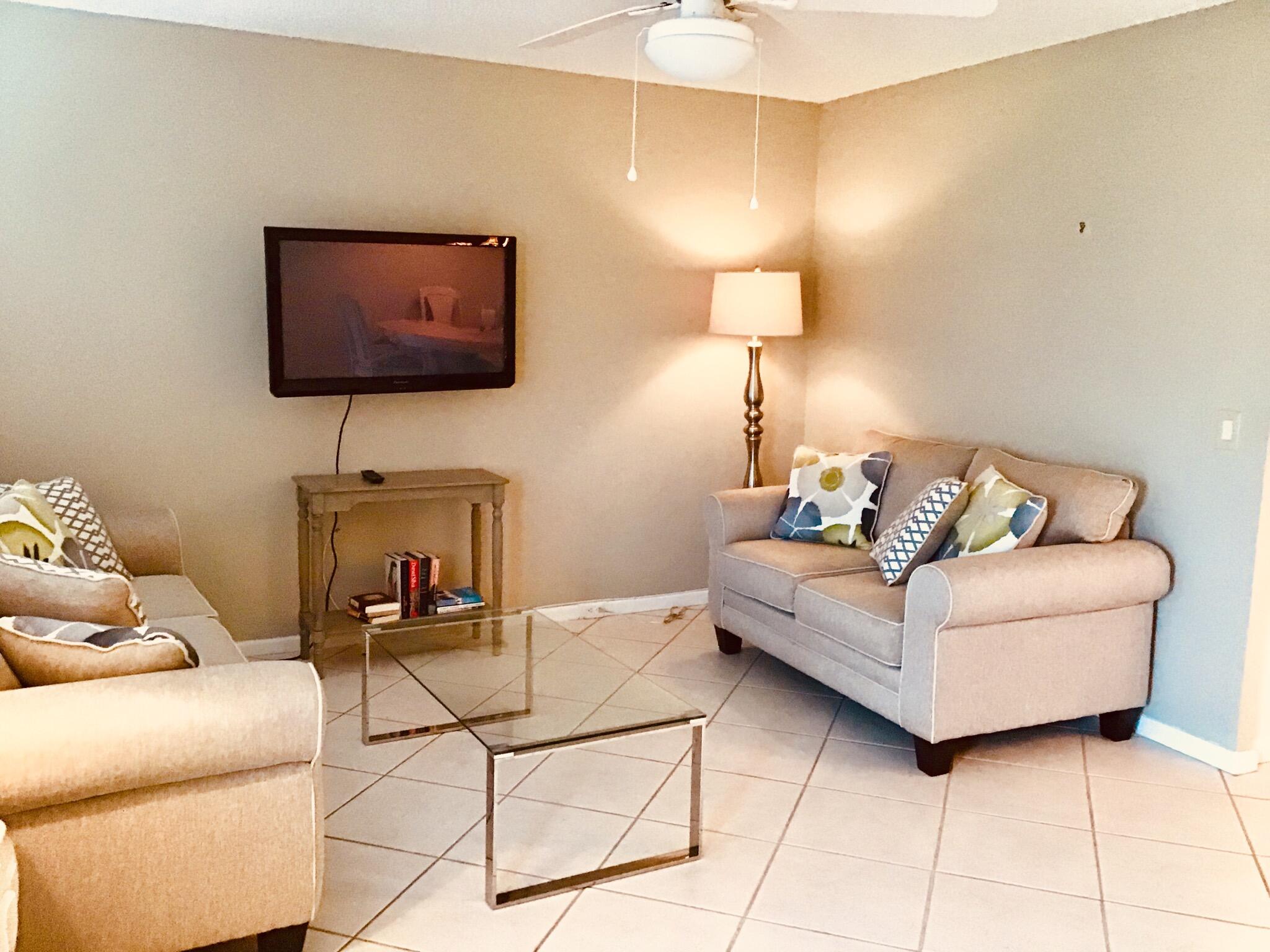 CORNWALL AT CENTURY VILLAGE CONDO - Residential Lease