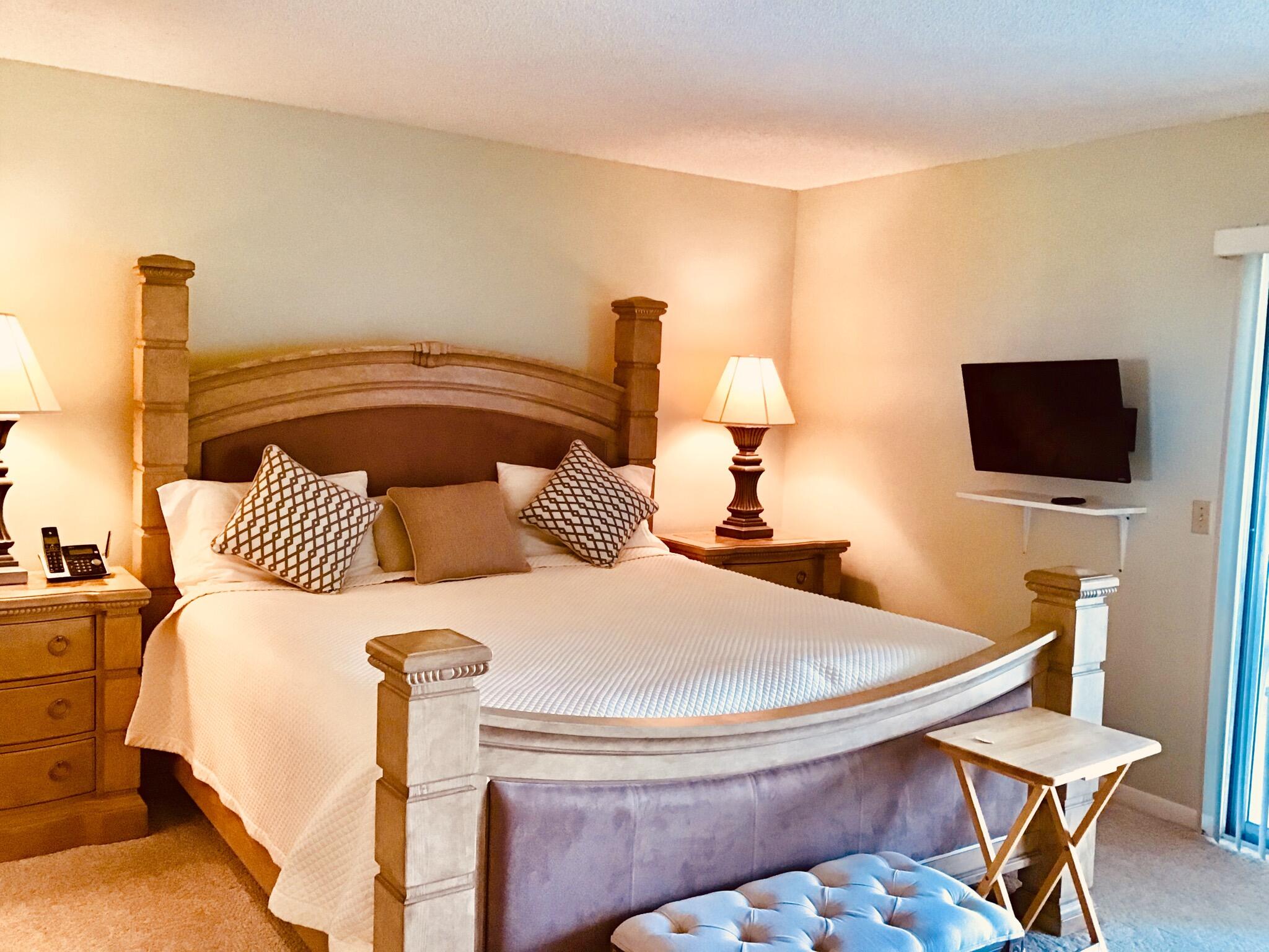 CORNWALL AT CENTURY VILLAGE CONDO - Residential Lease