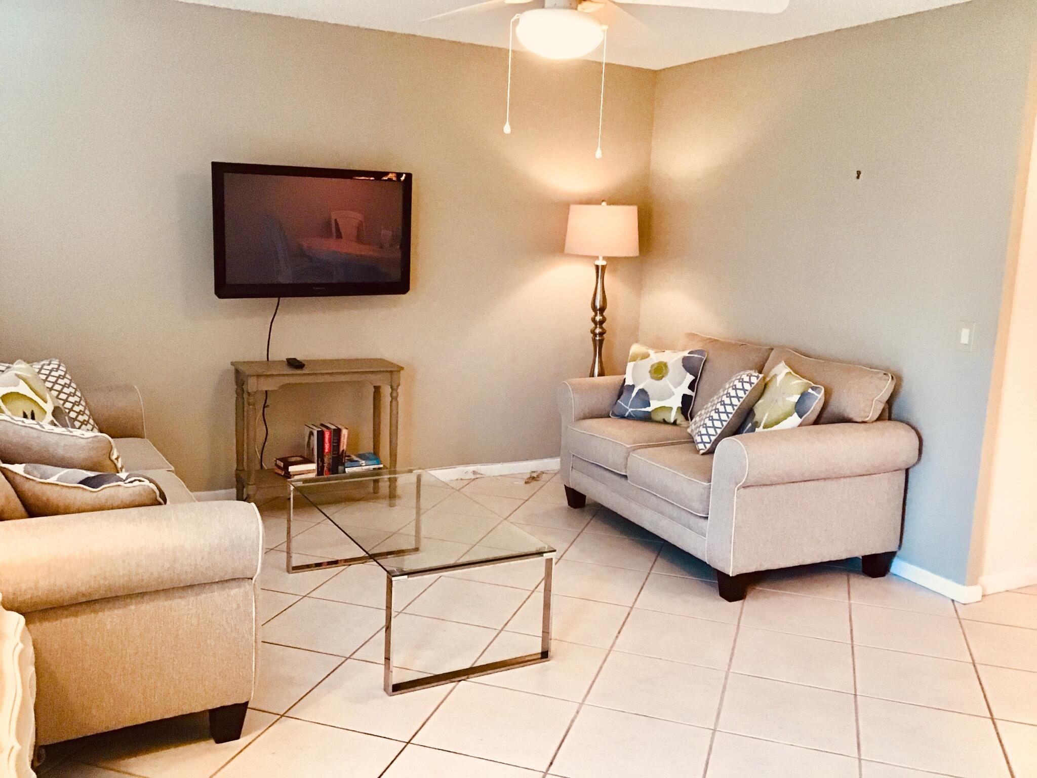CORNWALL AT CENTURY VILLAGE CONDO - Residential Lease