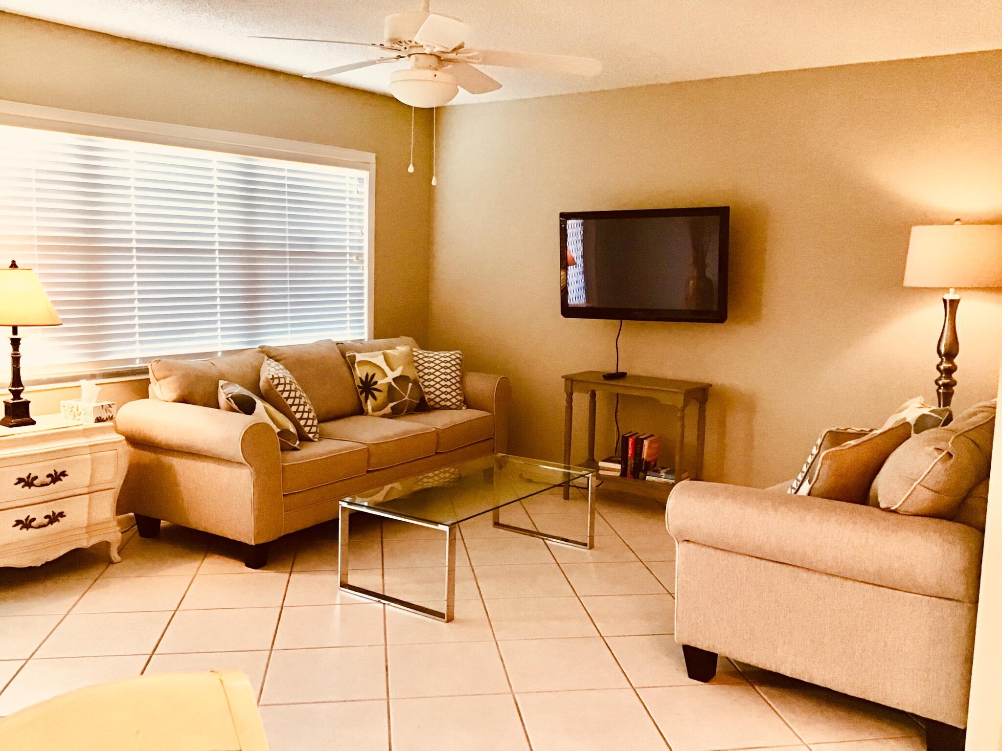 CORNWALL AT CENTURY VILLAGE CONDO - Residential Lease
