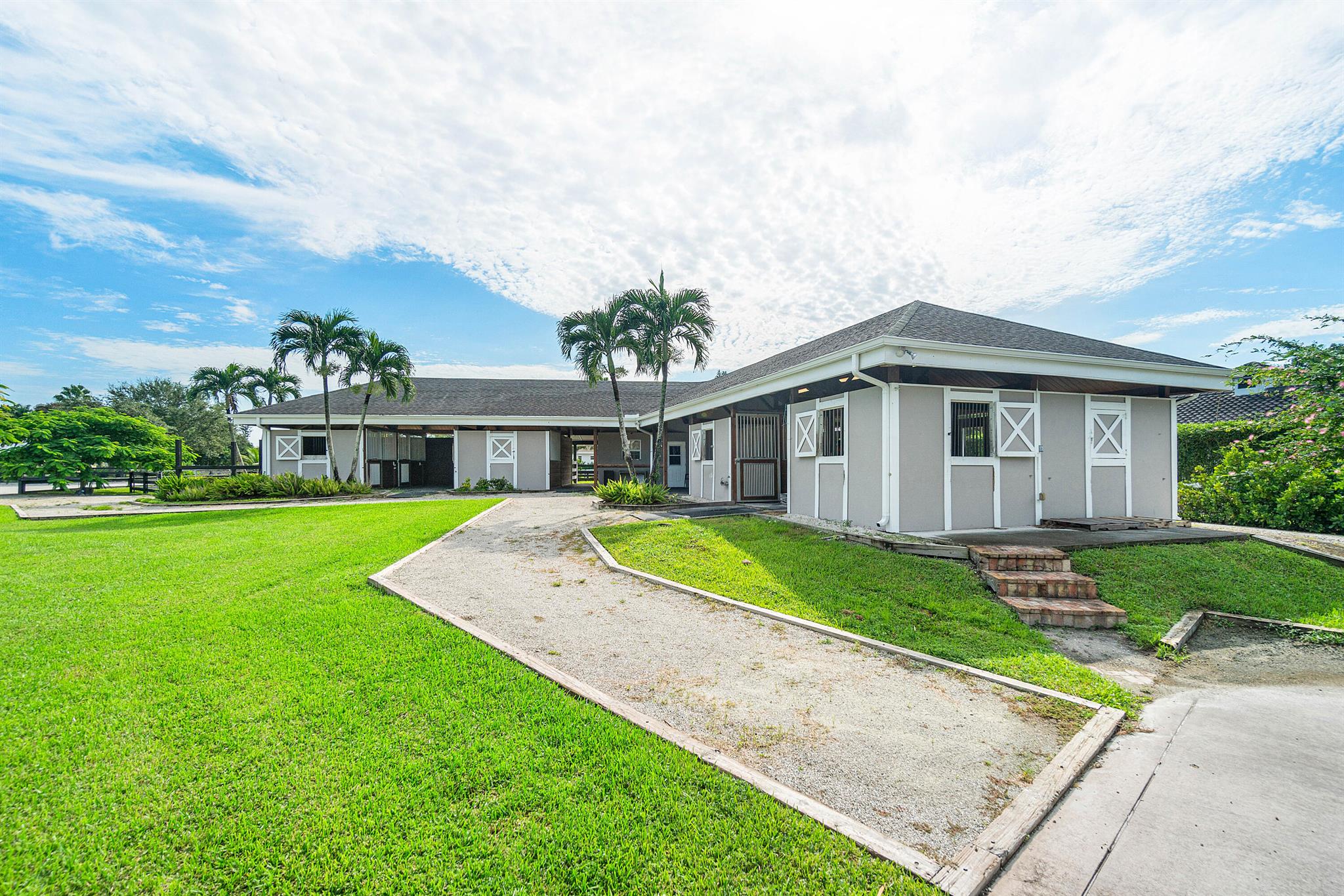 SADDLE TRAIL PARK OF WELL - Residential Lease