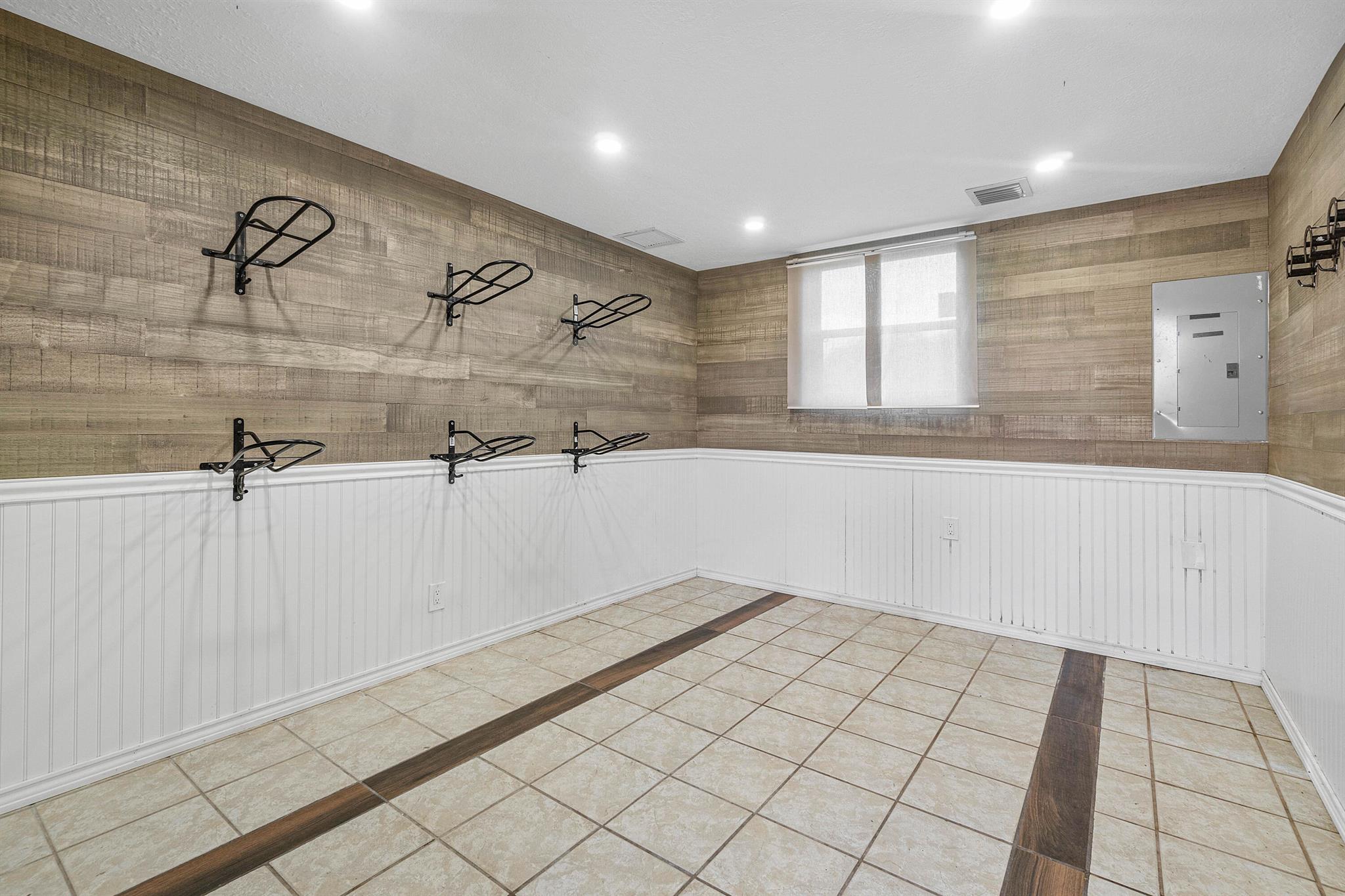 SADDLE TRAIL PARK OF WELL - Residential Lease